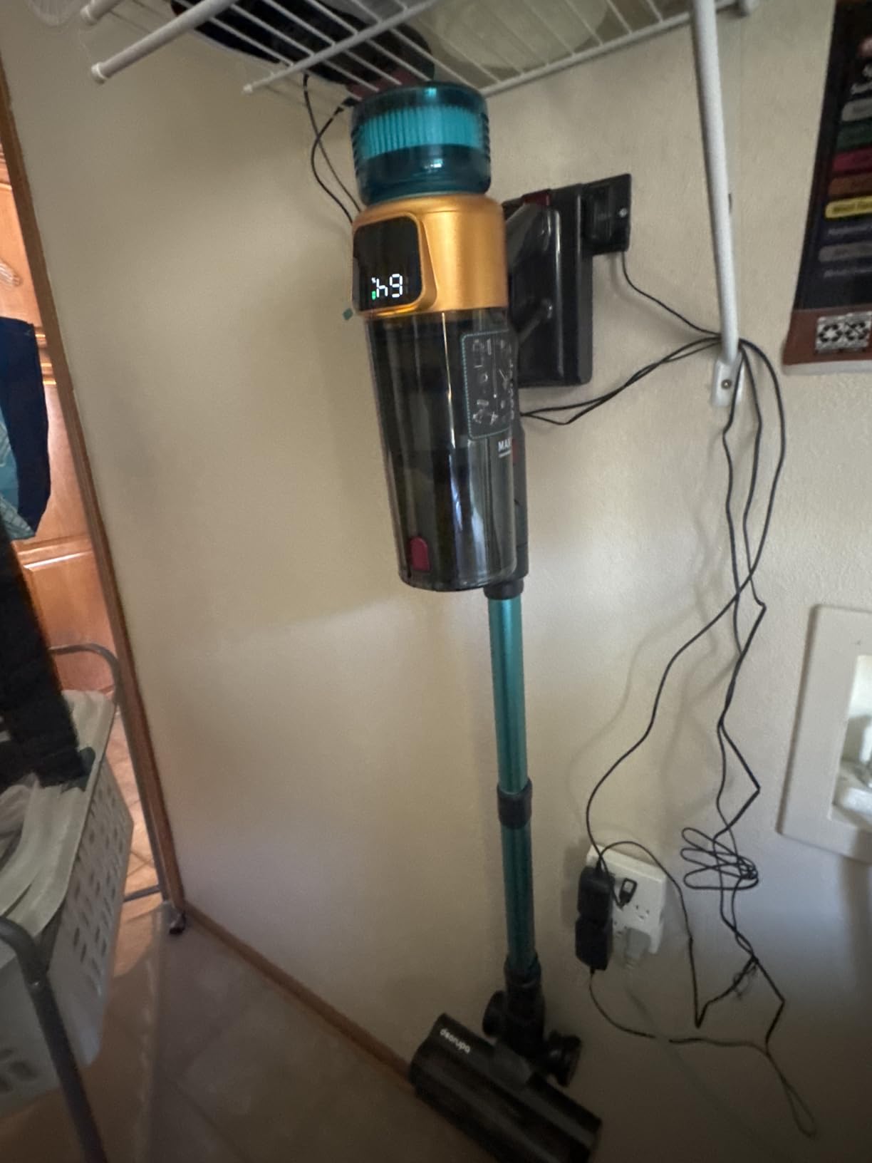 Cordless Vacuum Cleaner, 580W 48KPA 70Mins Vacuum Cleaners for Home, Stick Vacuum with Charging Dock Station, Anti-Tangle Wireless Vacumm, Rechargeable Cordless Vacuum for Pet Hair/Carpet/Hard Floor Customer Review Cordless Vacuum Cleaner, 580W 48KPA 70Mins Vacuum Cleaners for Home, Stick Vacuum with Charging Dock Station, Anti-Tangle Wireless Vacumm, Rechargeable Cordless Vacuum for Pet Hair/Carpet/Hard Floor - Customer Photo 2