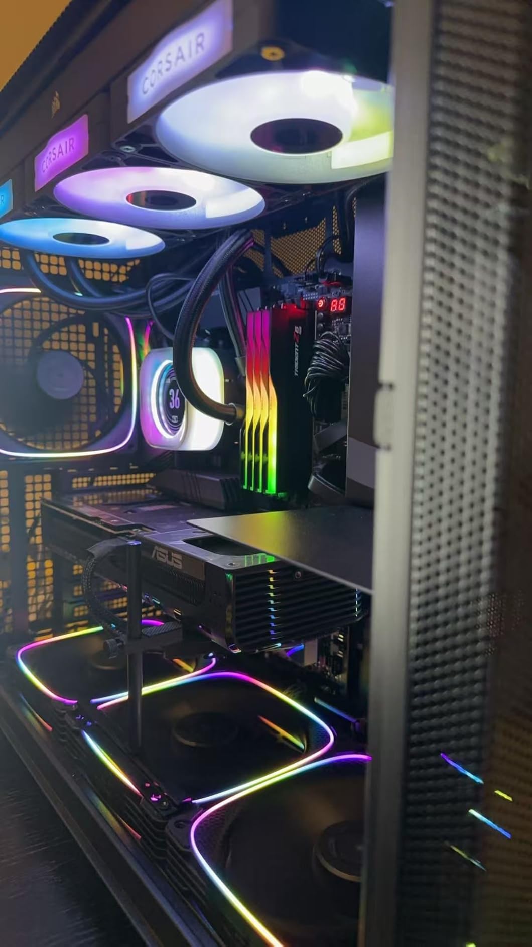 CORSAIR iCUE Link Titan 360 RX LCD Liquid CPU Cooler – 360mm AIO – Low-Noise – FlowDrive Cooling Engine – Intel LGA 1851/1700, AMD AM5/AM4 – 3X RX120 RGB Fans – iCUE Link System Hub Included – Black - Customer Photo 2