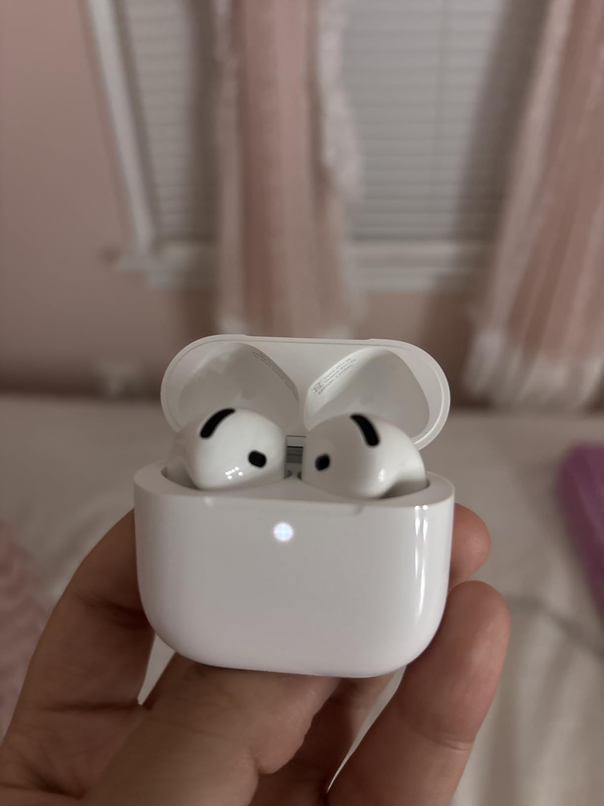 Apple AirPods 4 Wireless Earbuds, Bluetooth Headphones, with Active Noise Cancellation, Adaptive Audio, Transparency Mode, Personalized Spatial Audio, USB-C Charging Case, Wireless Charging, H2 Chip Customer Review Apple AirPods 4 Wireless Earbuds, Bluetooth Headphones, with Active Noise Cancellation, Adaptive Audio, Transparency Mode, Personalized Spatial Audio, USB-C Charging Case, Wireless Charging, H2 Chip - Customer Photo 3