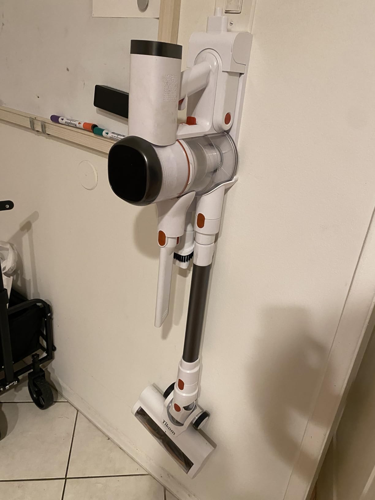 Tikom V500 Cordless Vacuum Cleaner for Home, 40000Pa/450W Stick Vacuum with LED Touch Screen, Charging Wall Dock, Anti-Tangle, Lightweight Handheld Vacuum for Pet Hair, Hard Floor, Carpet Customer Review Tikom V500 Cordless Vacuum Cleaner for Home, 40000Pa/450W Stick Vacuum with LED Touch Screen, Charging Wall Dock, Anti-Tangle, Lightweight Handheld Vacuum for Pet Hair, Hard Floor, Carpet - Customer Photo 2