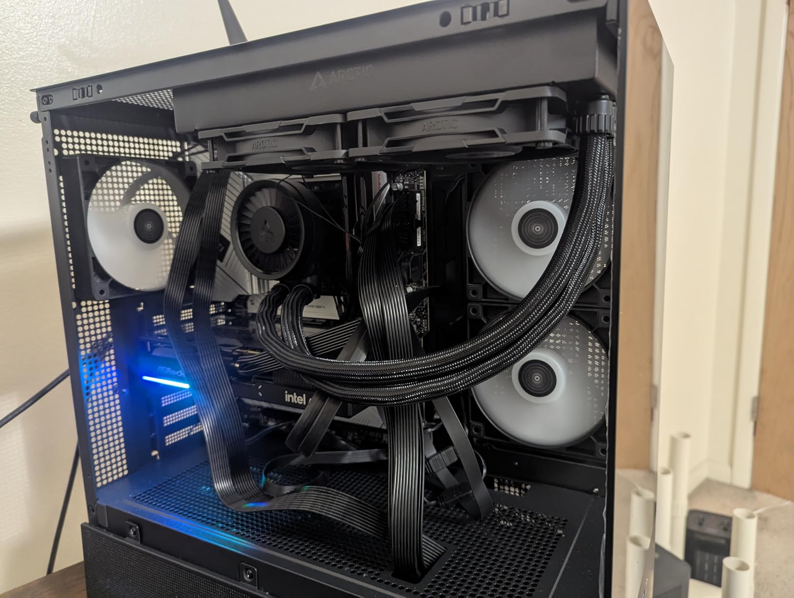 ARCTIC Liquid Freezer III Pro 240-240 mm AIO CPU Cooler, Water Cooling, 38 mm Radiator, PWM Pump, VRM Fan, AMD AM5/AM4, Intel LGA1851/1700 Contact Frame - Black - Customer Photo 1