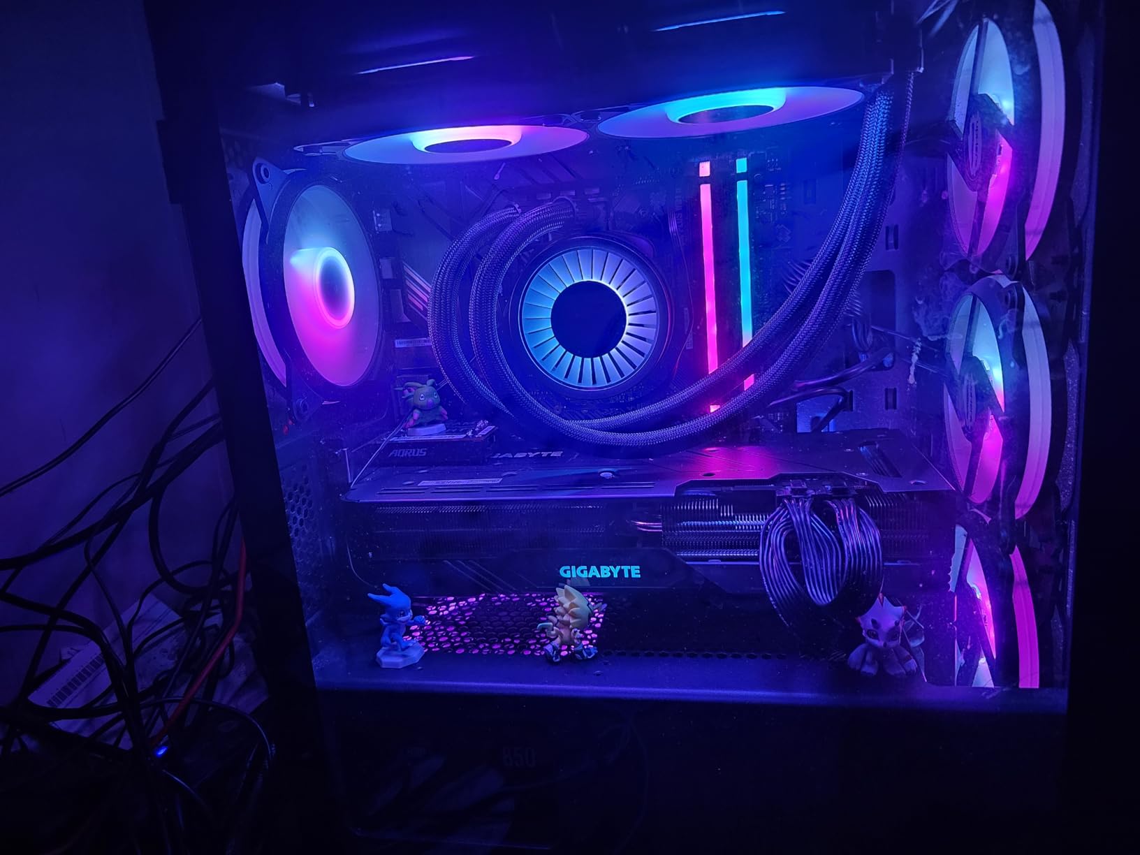 ARCTIC Liquid Freezer III Pro 240 A-RGB - 240 mm AIO CPU Cooler, Water Cooling, 38 mm Radiator, PWM Pump, VRM Fan, for AMD AM5/AM4, Intel LGA1851/1700 Contact Frame - Black - Customer Photo 1