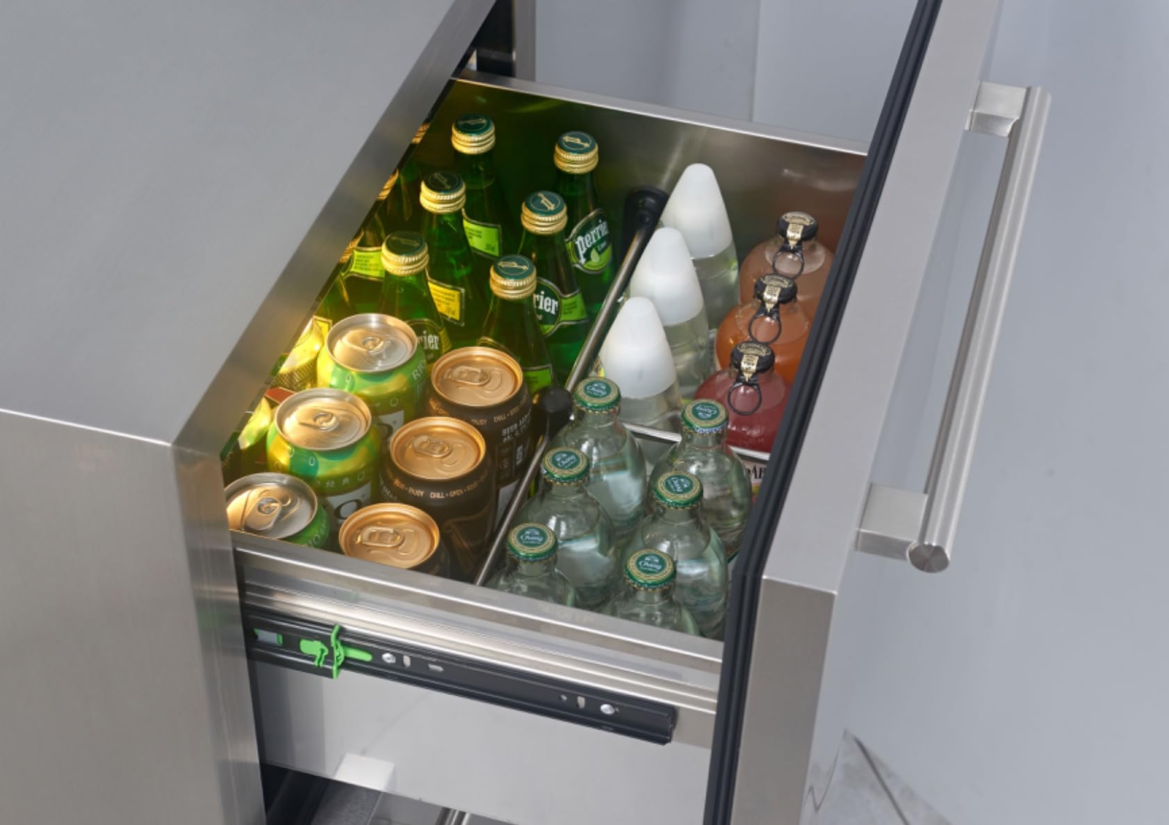 24Inch Double Drawer Refrigerator with Freezer,Under Counter Beverage Fridge for Indoor Outdoor Kitchen, Waterproof Black Stainless Steel Freezer for Freshness & Freezing Meat (-0.4℉ to 50℉) - Customer Photo 1