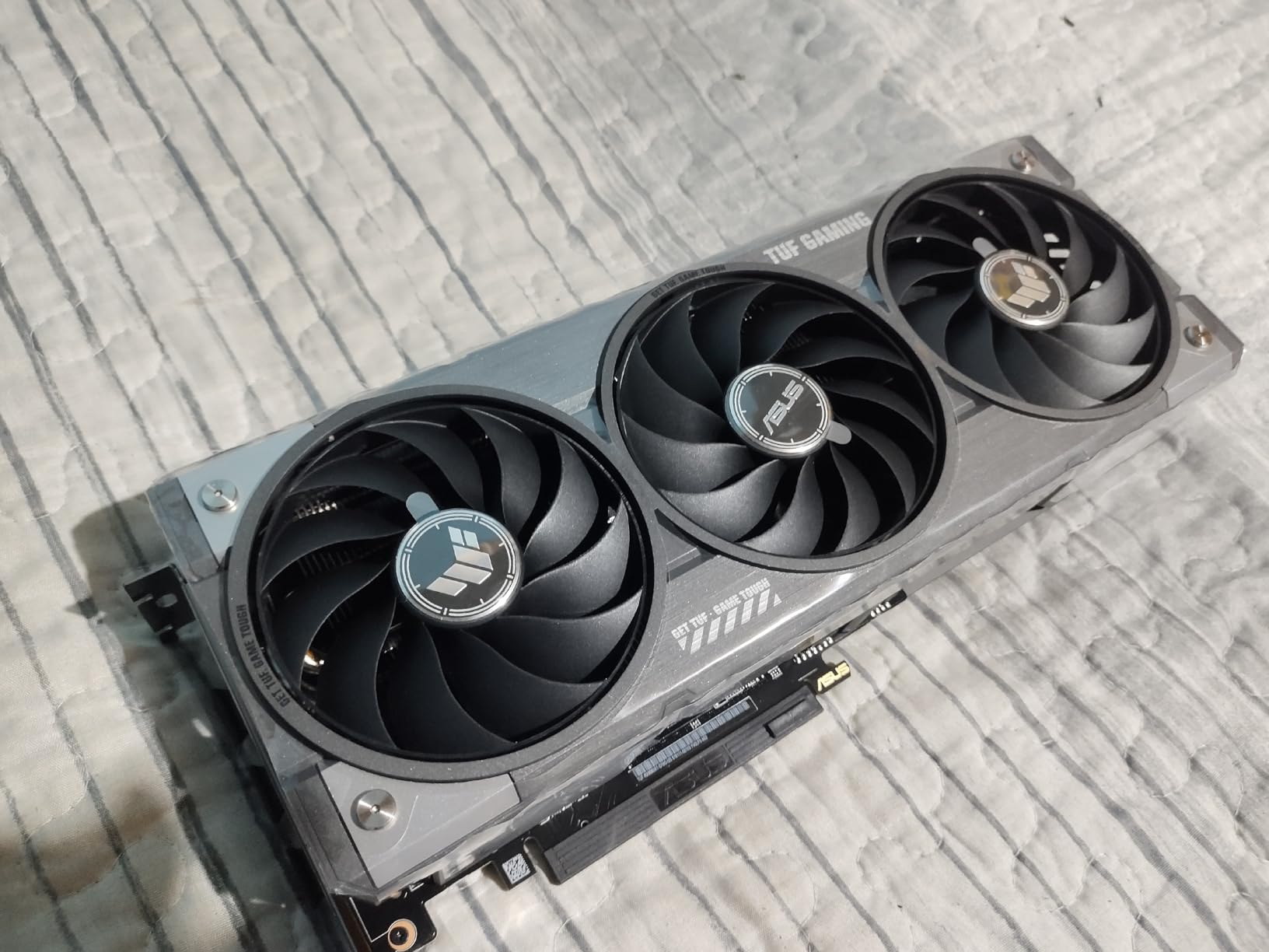 ASUS Dual Radeon™ RX 7600 EVO OC Edition 8GB GDDR6 (PCIe® 4.0, 8 GB GDDR6, HDMI® 2.1, DisplayPort™ 1.4a, 2.5-Slot Design, Axial-tech Fans, GPU Tweak III) - Customer Photo 1