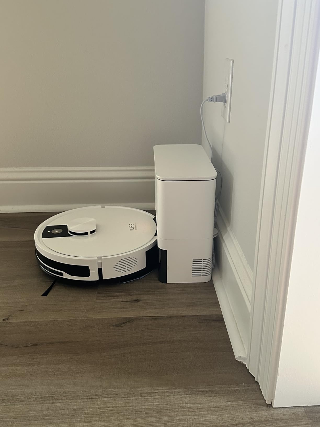 ILIFE A12 Pro Robot Vacuum and Mop Combo, Self Emptying Station for 60 Days, LiDAR Navigation, Home Mapping, No-Go Zones, 2.4G WiFi/App/Alexa/Remote Control, for Hard Floors, 110V - Customer Photo 2
