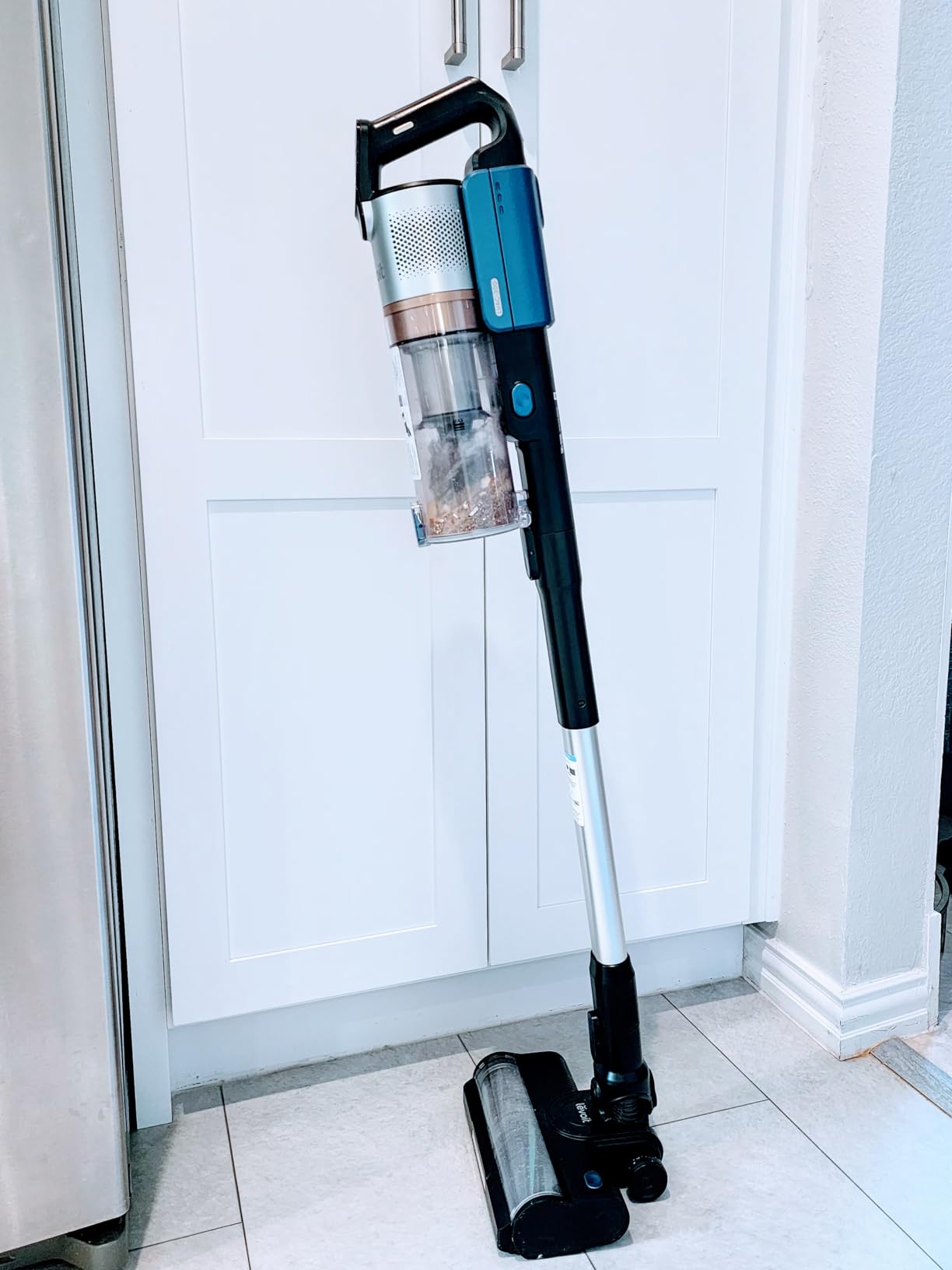 LEVOIT Cordless Vacuum Cleaner with HEPA Filter, Stick Vac with Tangle-Resistant Design, Up to 60 Mins, Powerful Suction, Lightweight, Mini Motorized Brush, for Carpet, Hard Floor, Pet Hair, LVAC-300 Customer Review LEVOIT Cordless Vacuum Cleaner with HEPA Filter, Stick Vac with Tangle-Resistant Design, Up to 60 Mins, Powerful Suction, Lightweight, Mini Motorized Brush, for Carpet, Hard Floor, Pet Hair, LVAC-300 - Customer Photo 3