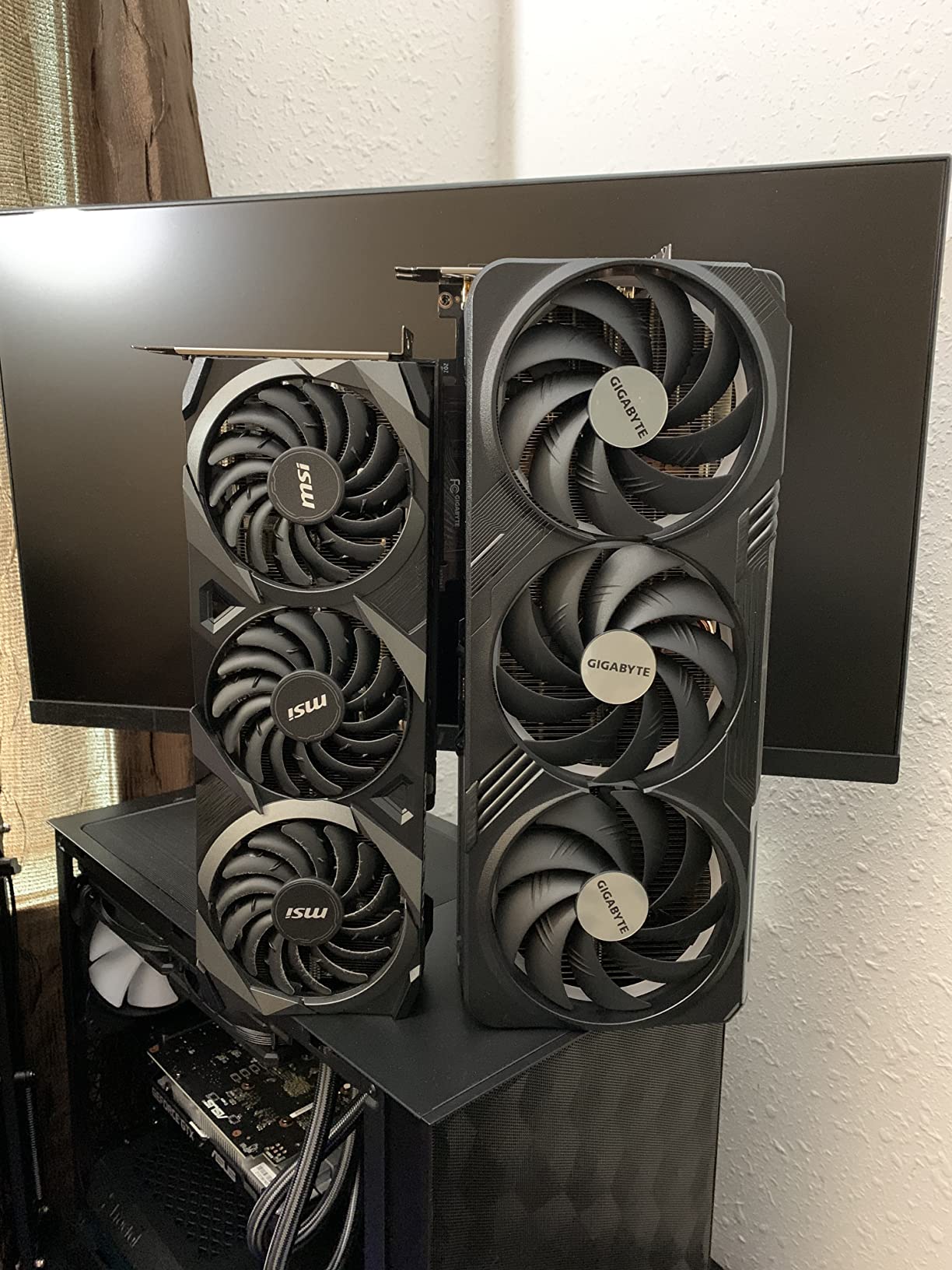 GIGABYTE GeForce RTX 5080 Gaming OC 16G Graphics Card, WINDFORCE Cooling System, 16GB 256-bit GDDR7 Customer Review GIGABYTE GeForce RTX 5080 Gaming OC 16G Graphics Card, WINDFORCE Cooling System, 16GB 256-bit GDDR7 - Customer Photo 1