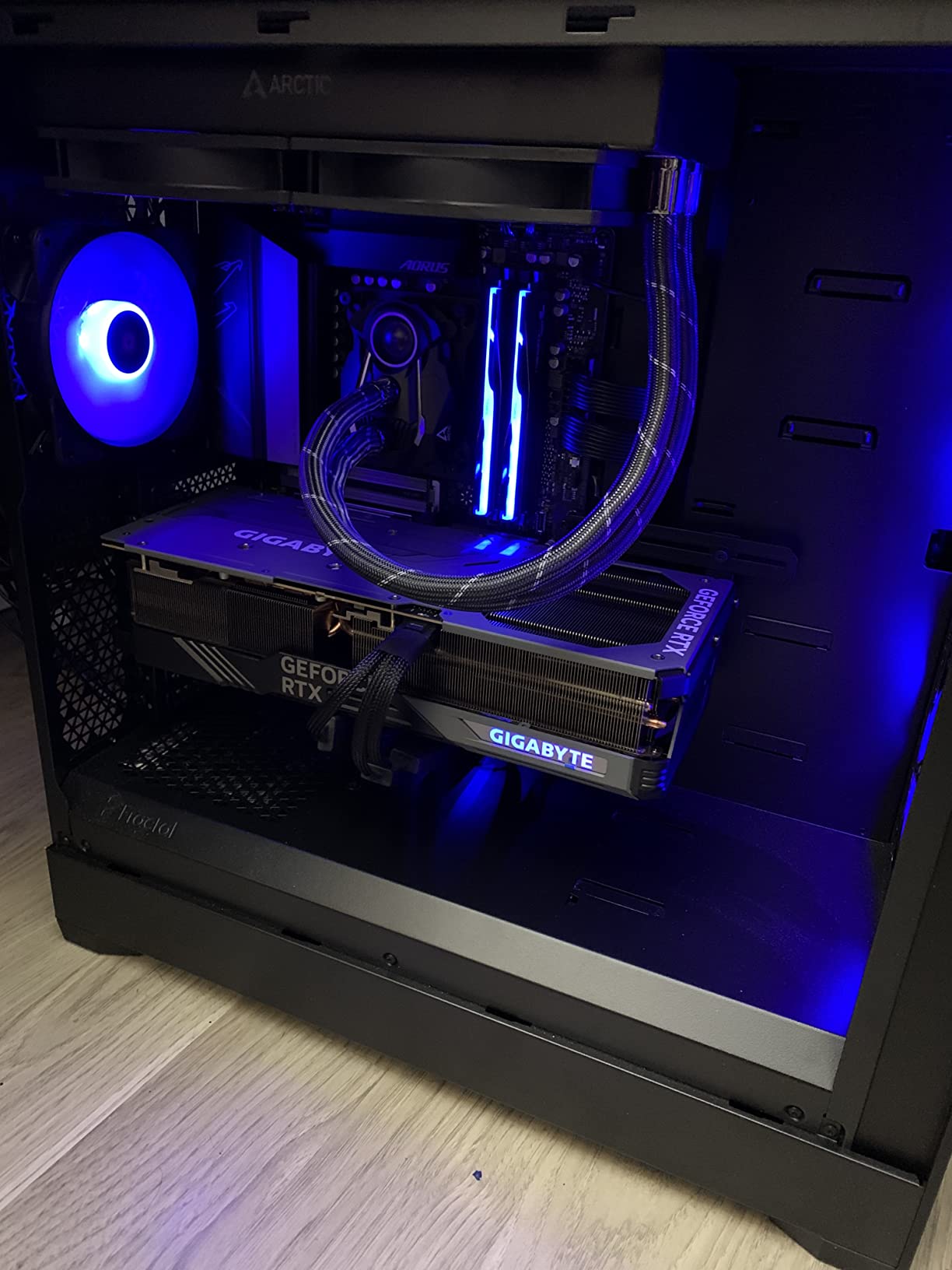 GIGABYTE GeForce RTX 5080 Gaming OC 16G Graphics Card, WINDFORCE Cooling System, 16GB 256-bit GDDR7 Customer Review GIGABYTE GeForce RTX 5080 Gaming OC 16G Graphics Card, WINDFORCE Cooling System, 16GB 256-bit GDDR7 - Customer Photo 3