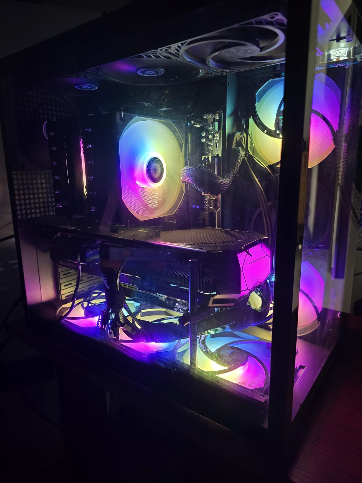 PowerColor Reaper AMD Radeon RX 9070 XT 16GB GDDR6 - Customer Photo 2