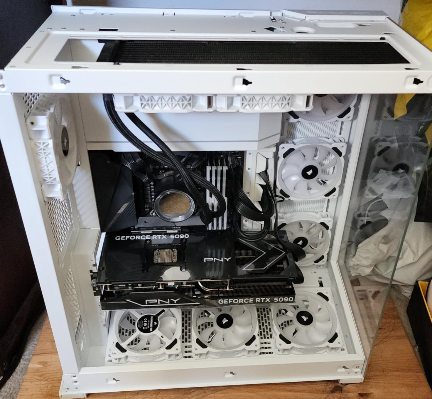 PNY NVIDIA GeForce RTX 5090 Epic-X ARGB OC Triple Fan 32GB GDDR7 Graphics Card customer photo 1