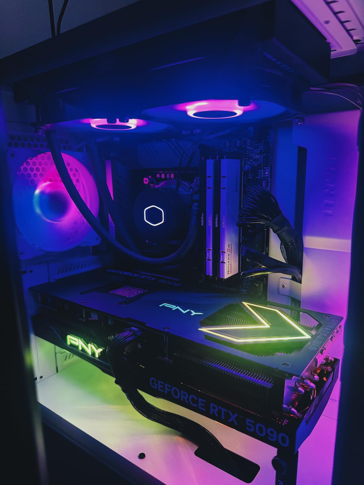 PNY NVIDIA GeForce RTX™ 5090 Epic-X™ ARGB OC Triple Fan, Graphics Card (32GB GDDR7, 512-bit, Boost Speed: 2625 MHz, PCIe® 5.0, HDMI®/DP 2.1, 3.5-Slot, NVIDIA Blackwell Architecture, DLSS 4) Customer Review PNY NVIDIA GeForce RTX™ 5090 Epic-X™ ARGB OC Triple Fan, Graphics Card (32GB GDDR7, 512-bit, Boost Speed: 2625 MHz, PCIe® 5.0, HDMI®/DP 2.1, 3.5-Slot, NVIDIA Blackwell Architecture, DLSS 4) - Customer Photo 2