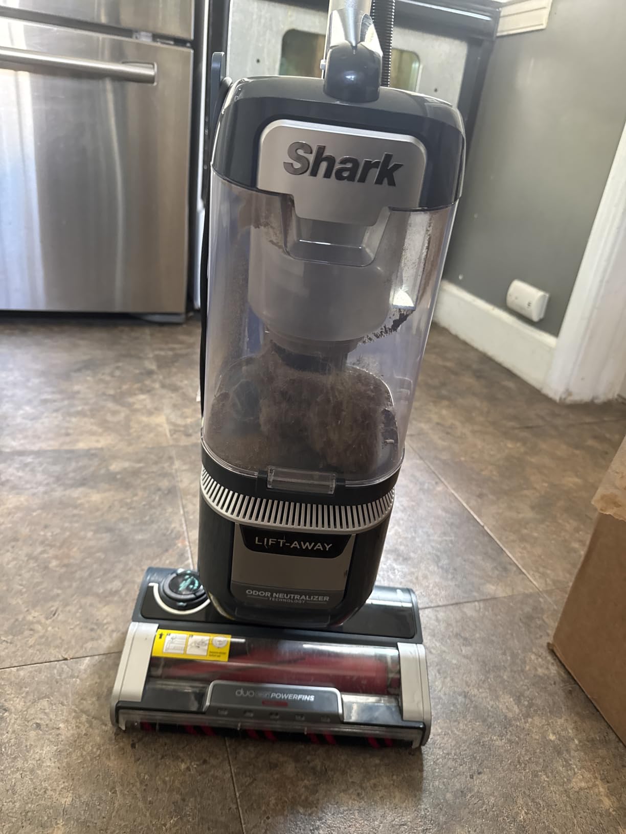 Shark Rotator Pet Pro Lift-Away ADV Upright Vacuum with HEPA Filter, DuoClean PowerFins HairPro and Odor Neutralizer Technology, Pet Hair Pickup, For Carpets & Hardfloors, Dark Grey, LA555 Customer Review Shark Rotator Pet Pro Lift-Away ADV Upright Vacuum with HEPA Filter, DuoClean PowerFins HairPro and Odor Neutralizer Technology, Pet Hair Pickup, For Carpets & Hardfloors, Dark Grey, LA555 - Customer Photo 2