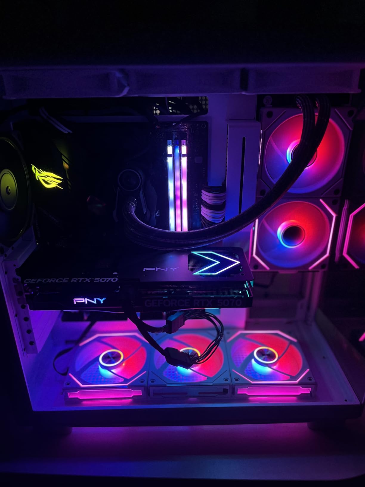 PNY NVIDIA GeForce RTX™ 5070 Epic-X™ ARGB OC Triple Fan, Graphics Card (12GB GDDR7, 192-bit, Boost Speed: 2685 MHz, SFF-Ready, PCIe® 5.0, HDMI®/DP 2.1, 2.4-Slot, NVIDIA Blackwell Architecture, DLSS 4) Customer Review PNY NVIDIA GeForce RTX™ 5070 Epic-X™ ARGB OC Triple Fan, Graphics Card (12GB GDDR7, 192-bit, Boost Speed: 2685 MHz, SFF-Ready, PCIe® 5.0, HDMI®/DP 2.1, 2.4-Slot, NVIDIA Blackwell Architecture, DLSS 4) - Customer Photo 1