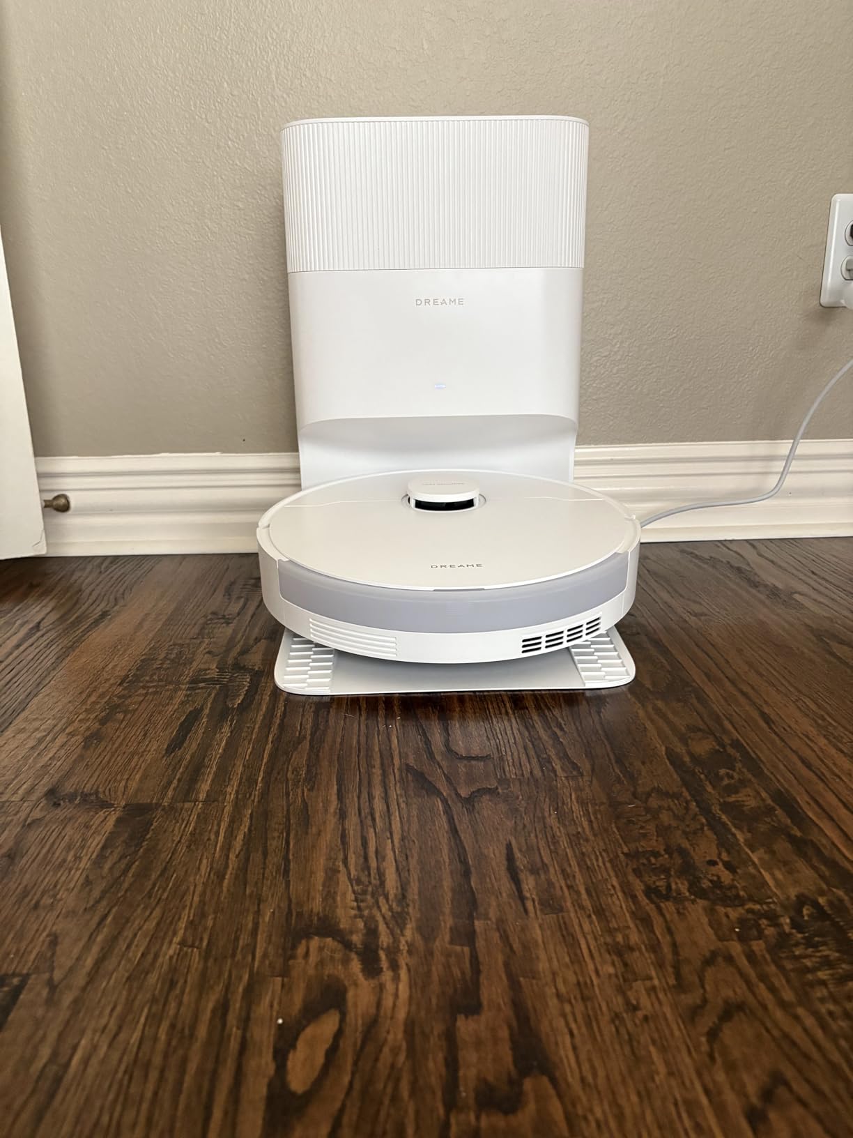 dreame D20 Plus Robot Vacuum and Mop, 13,000Pa Suction, Self-Emptying with 5L Dust Bag, DuoBrush for Pet Hair, LDS Mapping, App & Voice Control, 5200mAh Battery, Ideal for Hard Floors & Carpets - Customer Photo 1