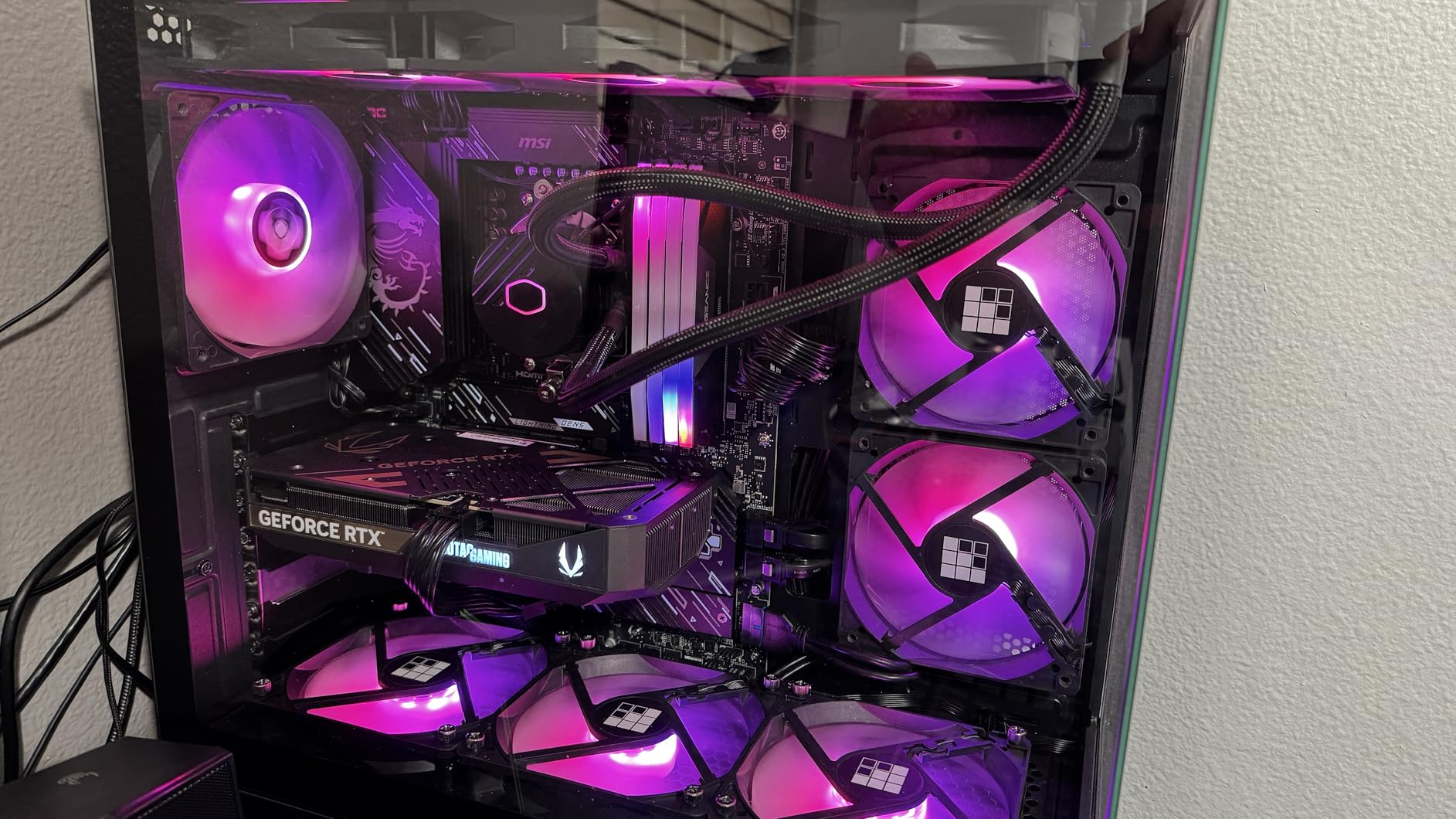 ZOTAC Gaming GeForce RTX 5060 Ti 16GB AMP DLSS 4 16GB GDDR7 128-bit 28 Gbps PCIE 5.0 Gaming Graphics Card, IceStorm 2.0 Cooling, White LED Lighting, ZT-B50620F-10M - Customer Photo 2