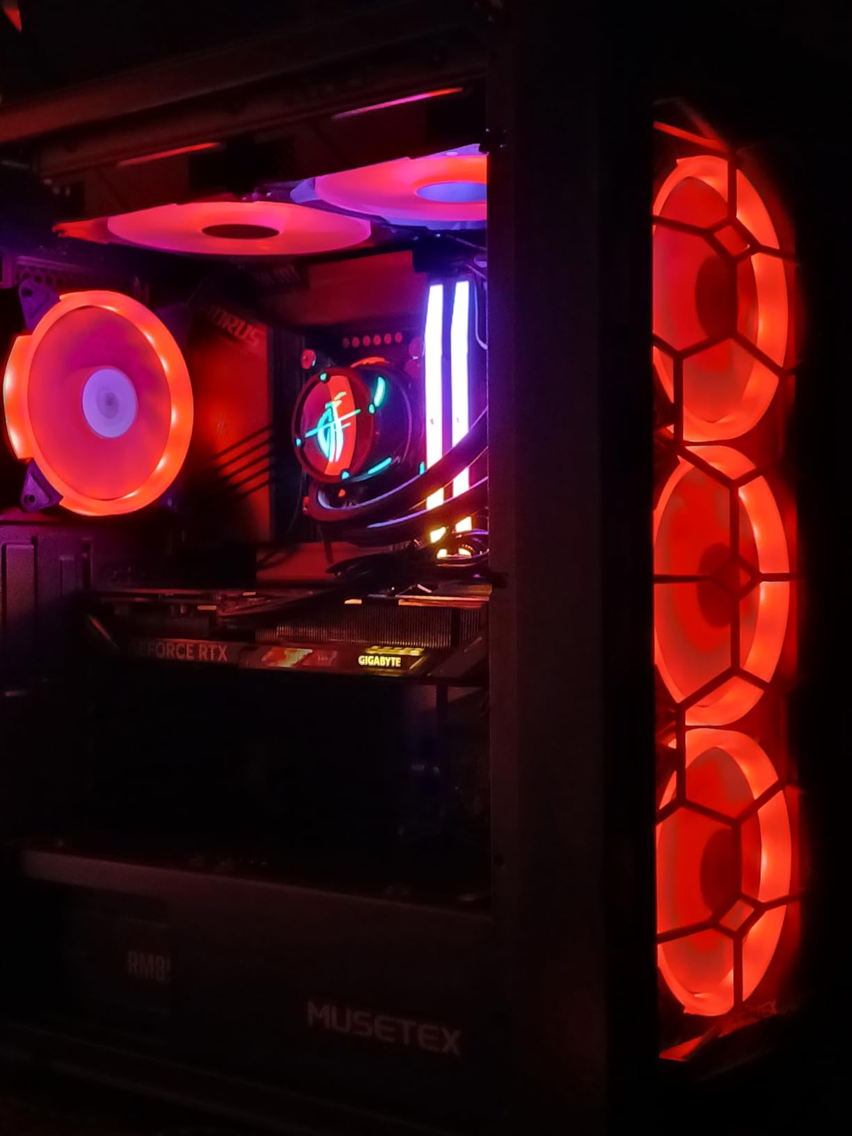 GIGABYTE GeForce RTX 5060 Ti Gaming OC 16G Graphics Card, 16GB 128-bit GDDR7, PCIe 5.0, WINDFORCE Cooling System, GV-N506TGAMING OC-16GD Video Card Customer Review GIGABYTE GeForce RTX 5060 Ti Gaming OC 16G Graphics Card, 16GB 128-bit GDDR7, PCIe 5.0, WINDFORCE Cooling System, GV-N506TGAMING OC-16GD Video Card - Customer Photo 1