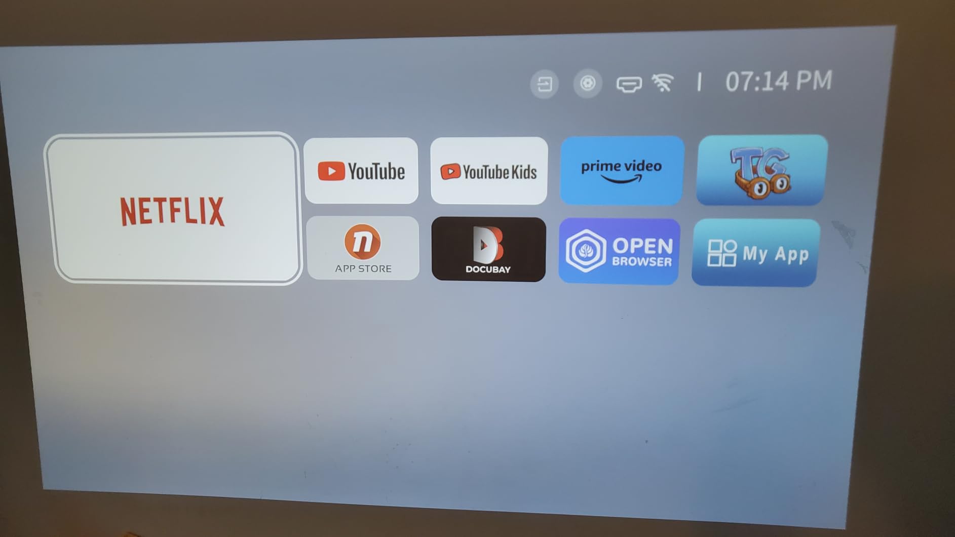 2500 ANSI Lumen Official Netflix Licensed 4K UHD Smart Projector, HAPPRUN Home Theater with Dolby Audio, Wi-Fi 6 & Bluetooth 5.2, Built-in Streaming Apps, Works with Smartphones, Indoor & Outdoor Use Customer Review 2500 ANSI Lumen Official Netflix Licensed 4K UHD Smart Projector, HAPPRUN Home Theater with Dolby Audio, Wi-Fi 6 & Bluetooth 5.2, Built-in Streaming Apps, Works with Smartphones, Indoor & Outdoor Use - Customer Photo 1