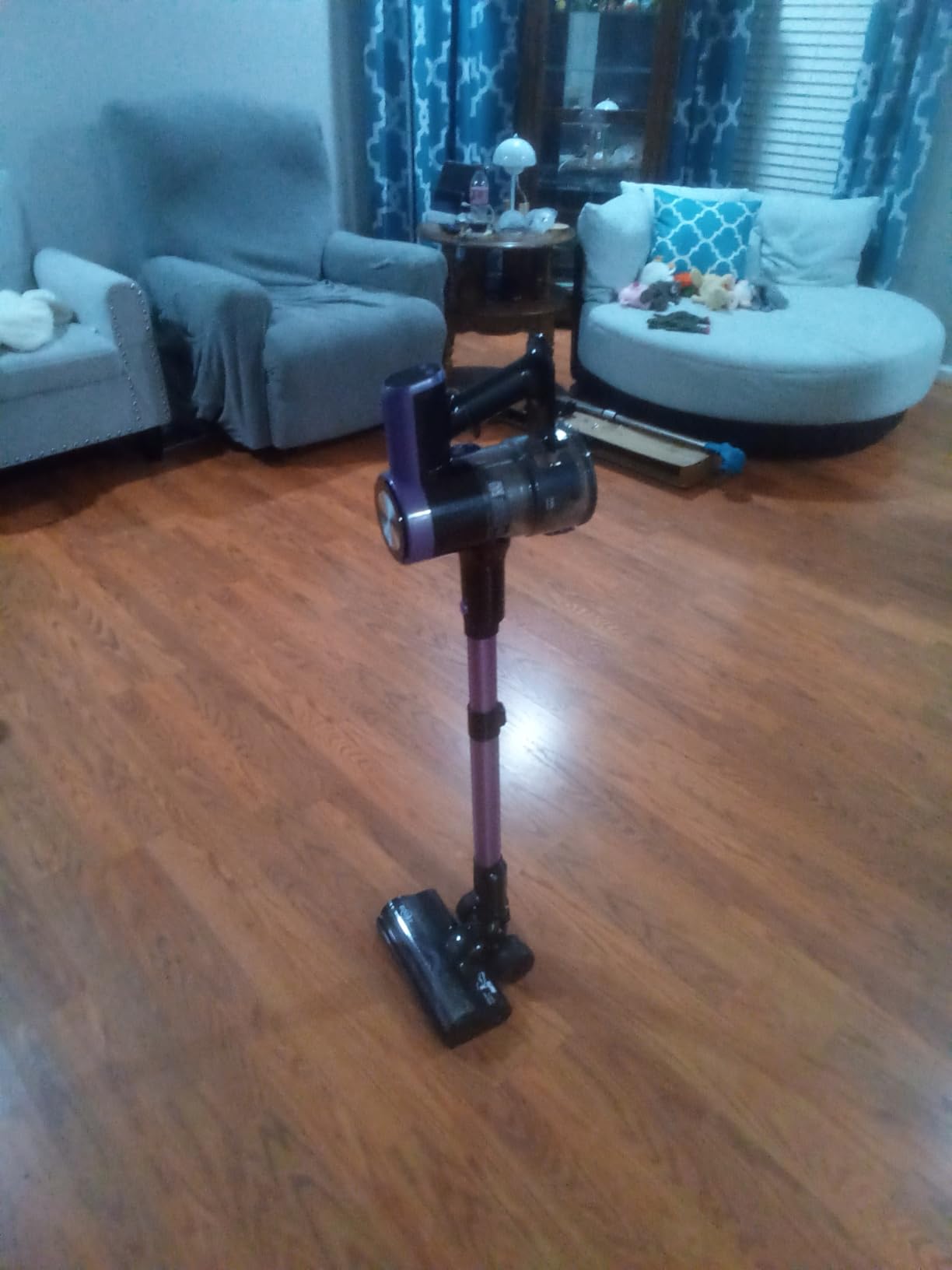 Cordless Vacuum Cleaner, 46KPa/500W Stick Vacuum with 55 Mins Runtime, Self-Standing Vacuum Cleaner for Home, LED Display, Anti-Tangle Brush, Rechargeable Vacuum for Hardwood Floor, Pet Hair, Carpet Customer Review Cordless Vacuum Cleaner, 46KPa/500W Stick Vacuum with 55 Mins Runtime, Self-Standing Vacuum Cleaner for Home, LED Display, Anti-Tangle Brush, Rechargeable Vacuum for Hardwood Floor, Pet Hair, Carpet - Customer Photo 2