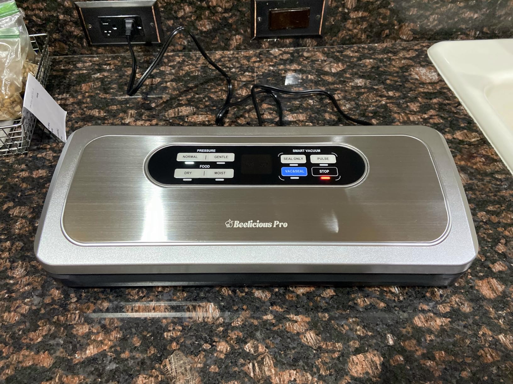 Vacuum Sealer Machine with AirLock ProSeal System, 10-in-1 Vacuum Sealer for Food, Dry & Moist Modes, Compact Design with Digital Timer, Built-in Cutter & Roll Storage, Stainless Steel - Customer Photo 2