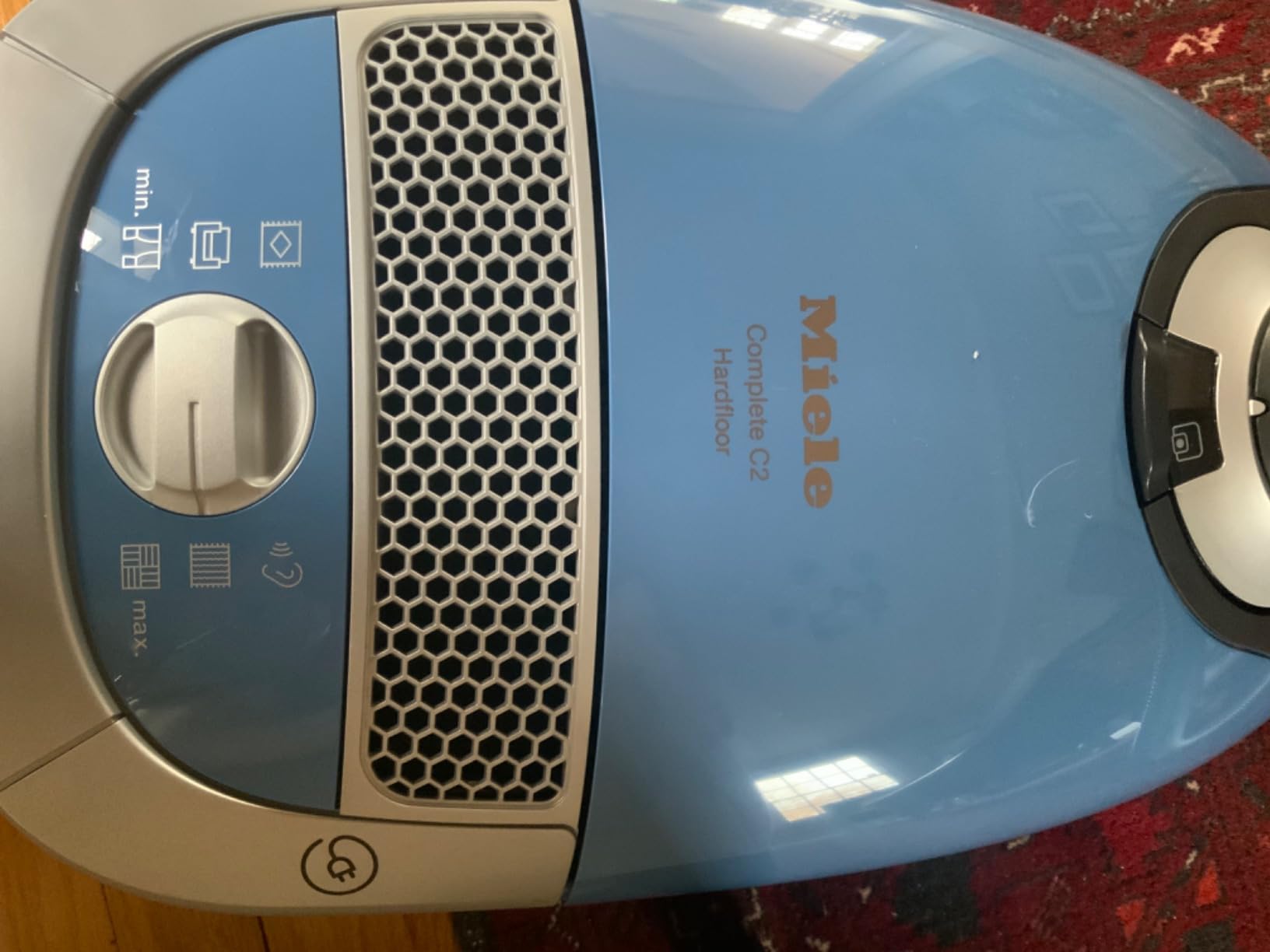 Miele New Guard M1 Parquet XL Bagged Canister Vacuum Cleaner with AirClean Plus Filter - Customer Photo 2