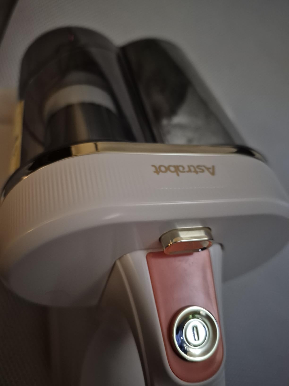 Mattress Vacuum Cleaner,16Kpa Suction with 253.7nm UV-C Light Bed Vacuum, 4400 Beats/Min,140℉ Heat Dry,Double-Cup Handheld Vacuums for BedCouch,Carpet,HEPA Filter System-Corded(White) - Customer Photo 1