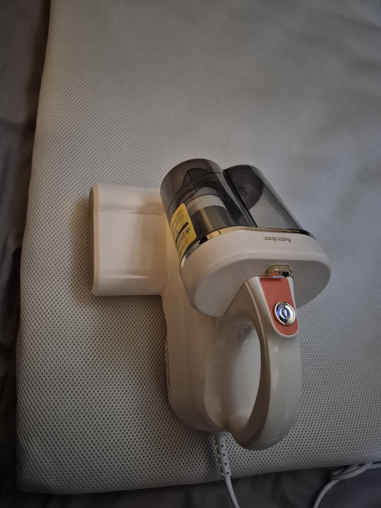 Mattress Vacuum Cleaner,16Kpa Suction with 253.7nm UV-C Light Bed Vacuum, 4400 Beats/Min,140℉ Heat Dry,Double-Cup Handheld Vacuums for BedCouch,Carpet,HEPA Filter System-Corded(White) - Customer Photo 2