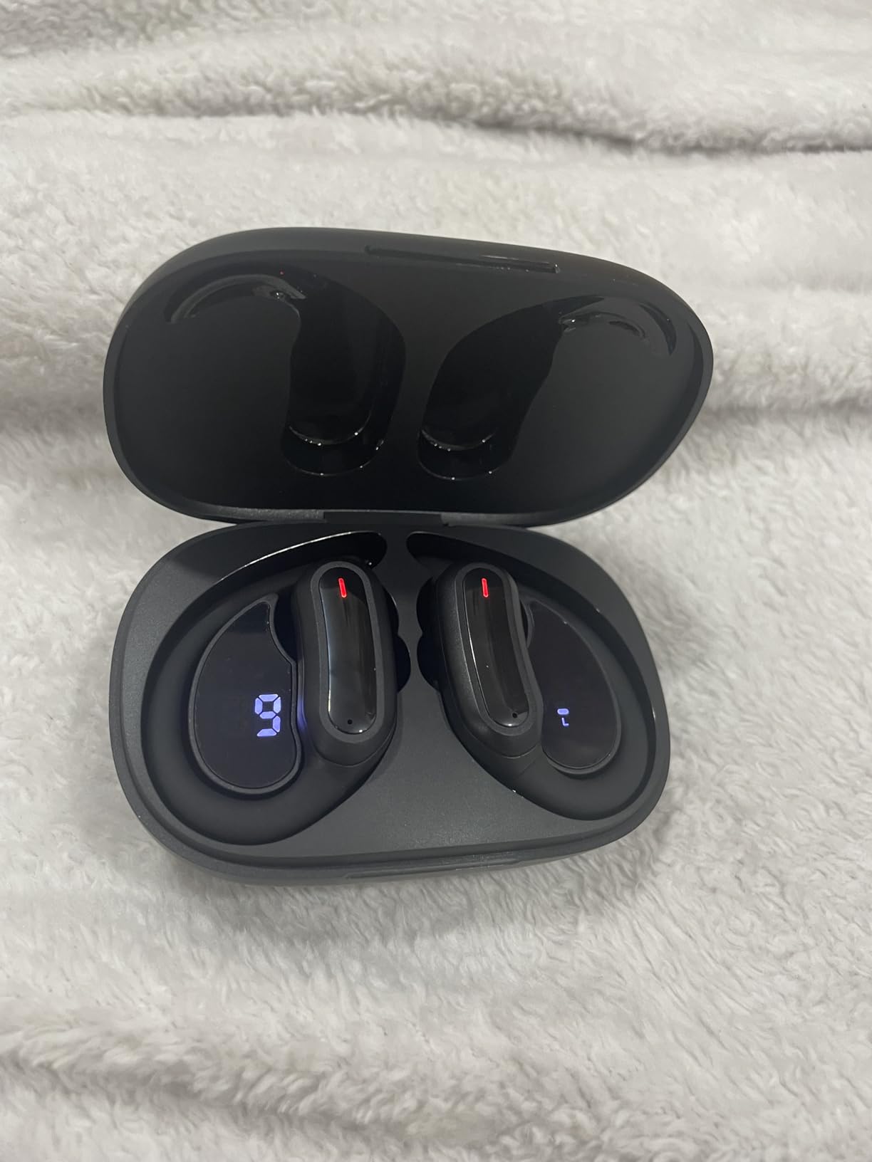 TRAUSI Wireless Earbuds with Ear Hooks Customer Review TRAUSI Wireless Earbuds with Ear Hooks - Customer Photo 2