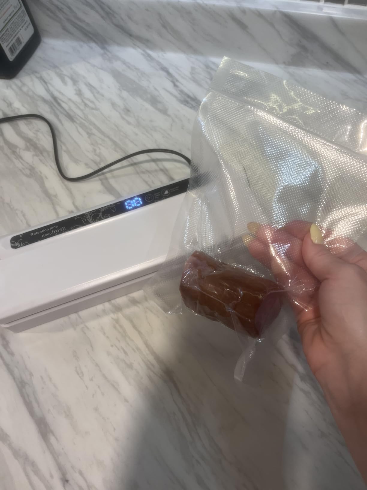 Vacuum Sealer Machine for Food, 75KPA Strong Suction, Moist/Dry Modes, 20 Vacuum Seal Bags for Food, Digital Countdown Timer, Compact Lightweight,with Starter Kits(White) Customer Review Vacuum Sealer Machine for Food, 75KPA Strong Suction, Moist/Dry Modes, 20 Vacuum Seal Bags for Food, Digital Countdown Timer, Compact Lightweight,with Starter Kits(White) - Customer Photo 2