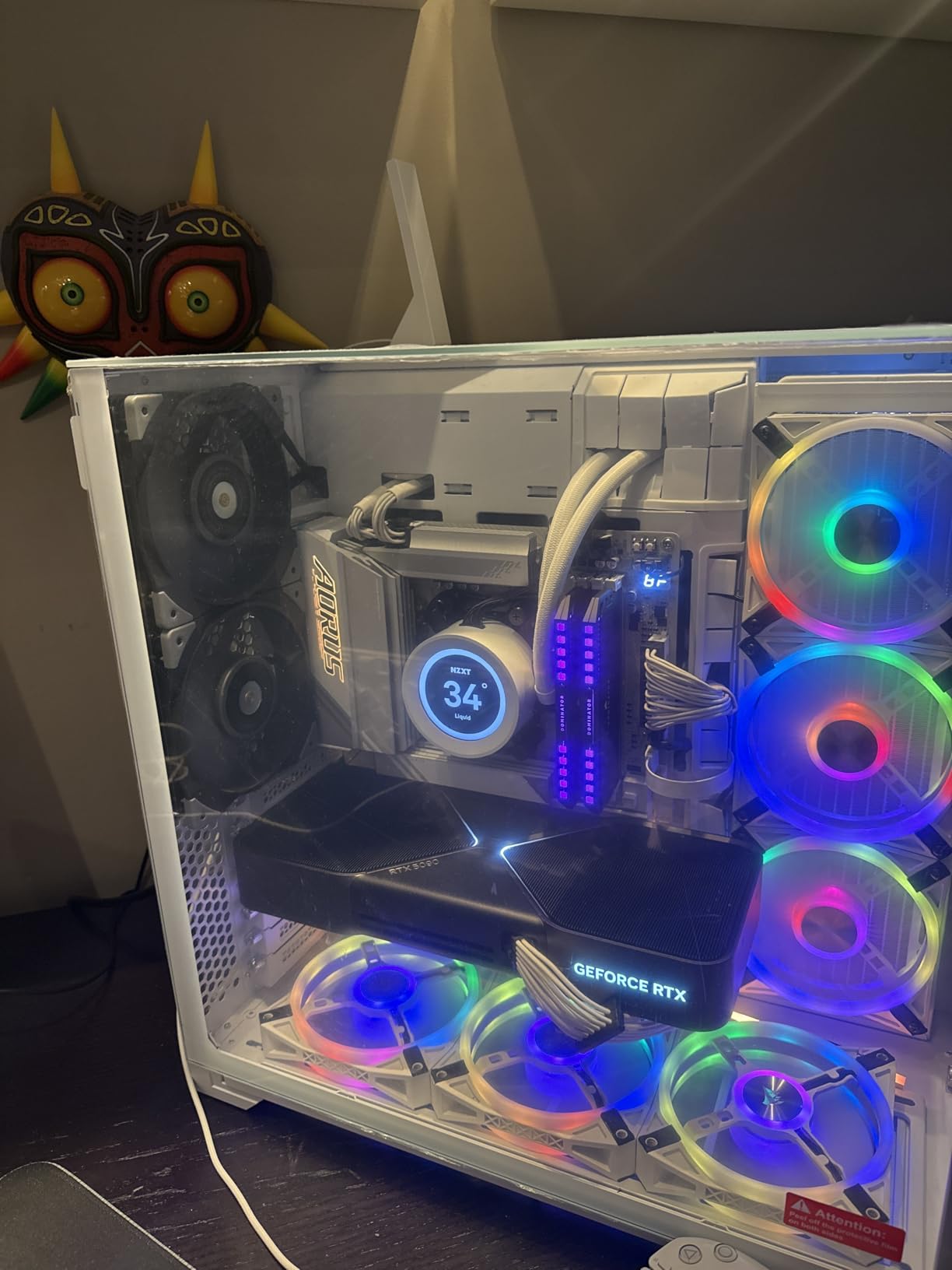 GIGABYTE X870E AORUS PRO ICE AMD AM5 LGA 1718 Motherboard, ATX, DDR5, 4X M.2, PCIe 5.0, USB4, WIFI7, 2.5GbE LAN, EZ-Latch, 5-Year Warranty Customer Review GIGABYTE X870E AORUS PRO ICE AMD AM5 LGA 1718 Motherboard, ATX, DDR5, 4X M.2, PCIe 5.0, USB4, WIFI7, 2.5GbE LAN, EZ-Latch, 5-Year Warranty - Customer Photo 2
