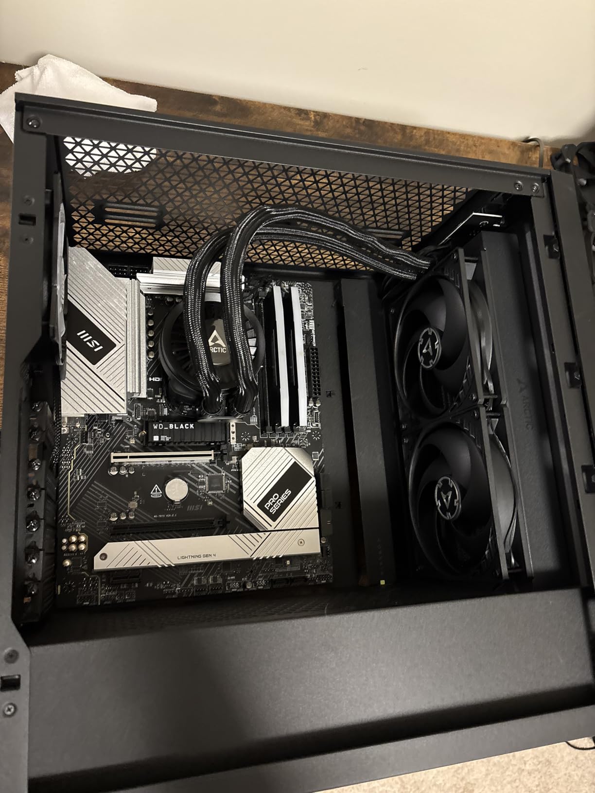 ARCTIC Liquid Freezer III Pro 280 - AIO CPU Cooler, 2 x 140 mm Water Cooling, 38 mm Radiator, PWM Pump, VRM Fan, AMD AM5/AM4, Intel LGA1851/1770 Contact Frame - Black customer photo 1