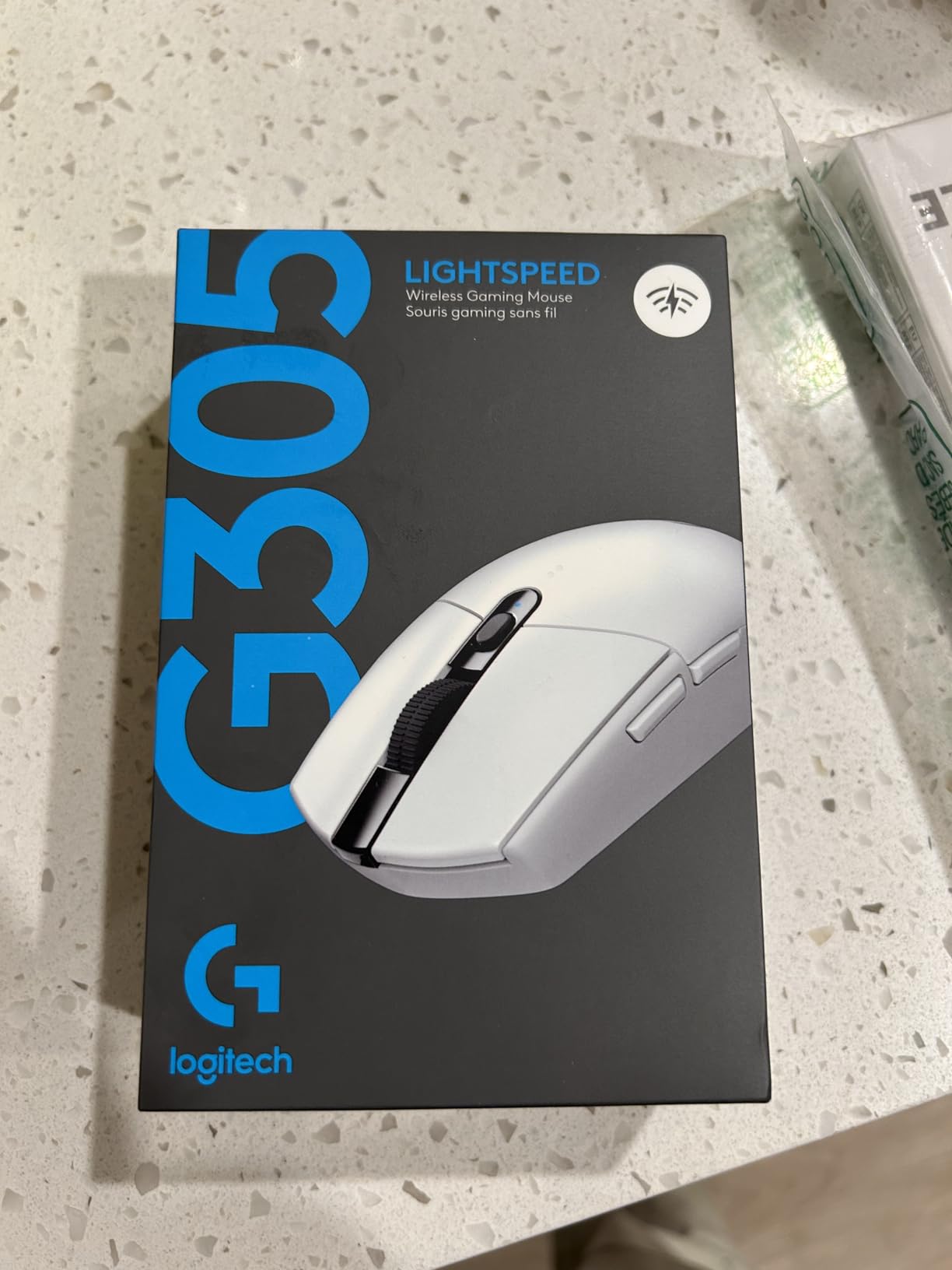 Logitech G305 Lightspeed Wireless Gaming Mouse customer photo 2