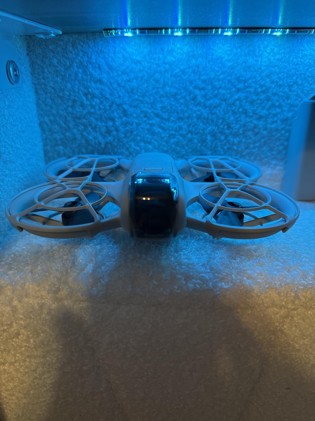 DJI Neo, Mini Drone with 4K UHD Camera for Adults, 135g Self Flying Drone that Follows You, Palm Takeoff, Subject Tracking, QuickShots, Stabilized Video, Built-In Propeller Guard (Controller-Free) customer photo 1