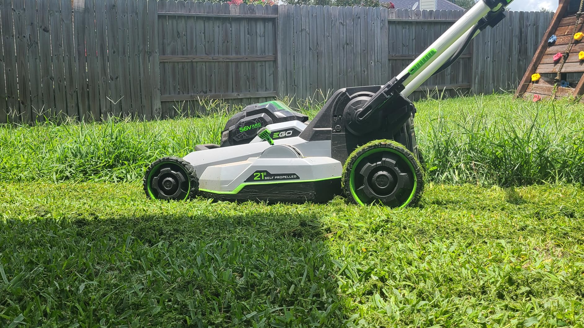 EGO POWER+ Electric Lawn Mower, Self-Propelled Cordless with Select Cut and Touch Drive, Includes 56V 7.5Ah Battery and Rapid Charger - LM2135SP customer photo 1