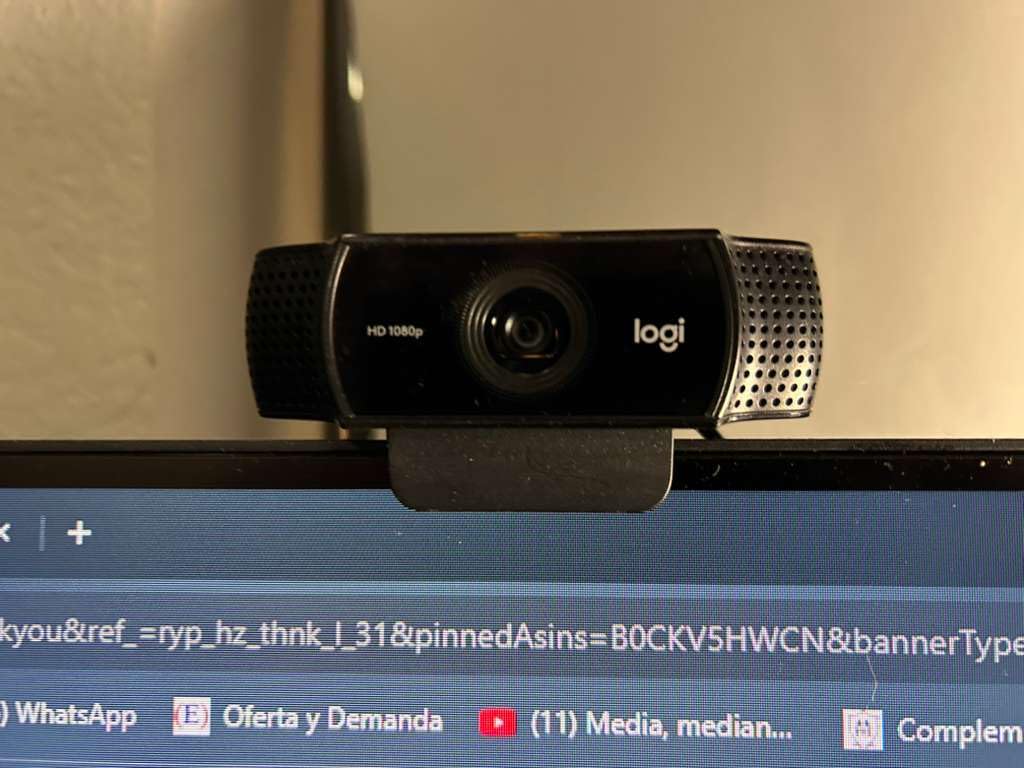 Logitech C920x HD Pro PC Webcam, Full HD 1080p/30fps Video, Clear Audio, HD Light Correction, Works with Microsoft Teams, Google Meet, Zoom, Nintendo Switch 2's new GameChat Mode, Mac/Tablet- Black customer photo 1