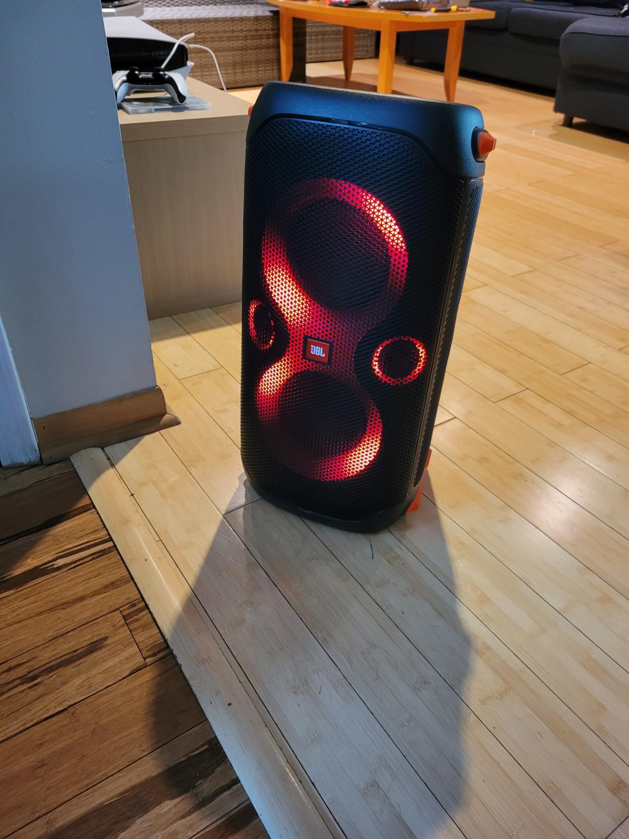 JBL PartyBox 110 - Portable Party Speaker with Built-in Lights, Powerful Sound and deep bass, Black customer photo 1
