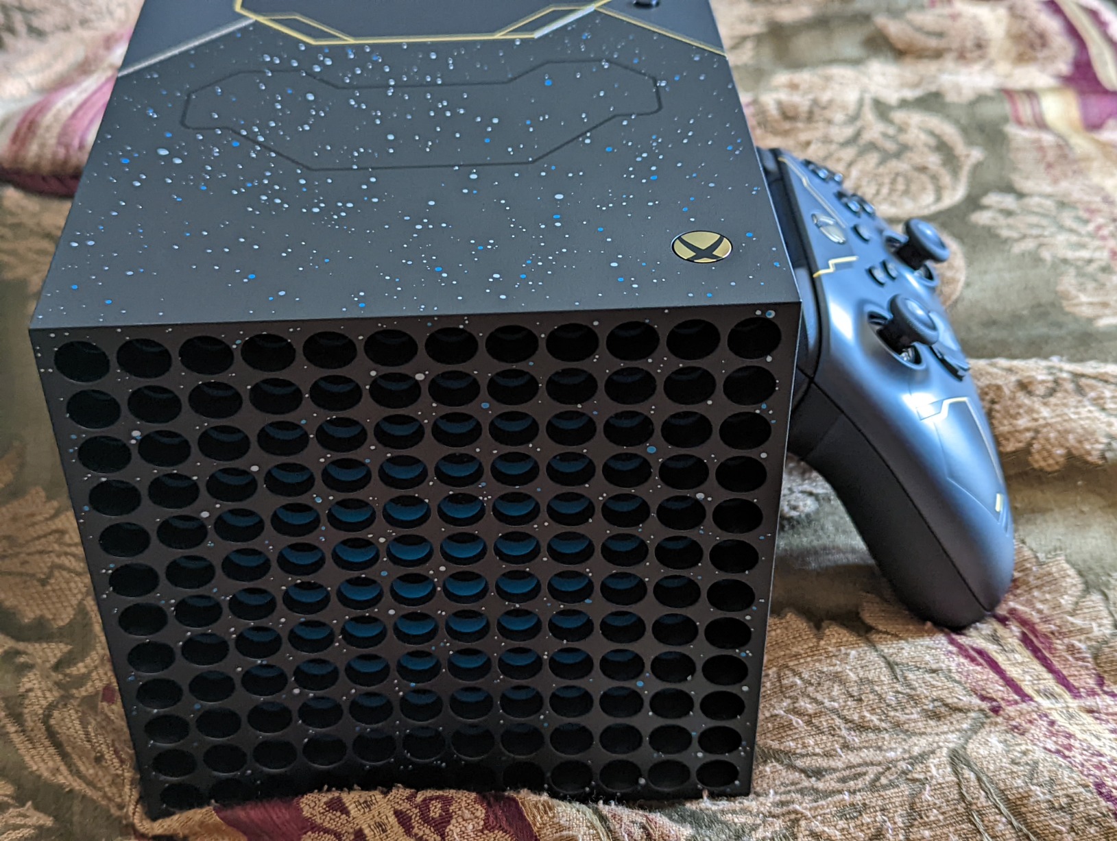 Xbox Series X - Halo Infinite Limited Edition Console Bundle customer photo 1