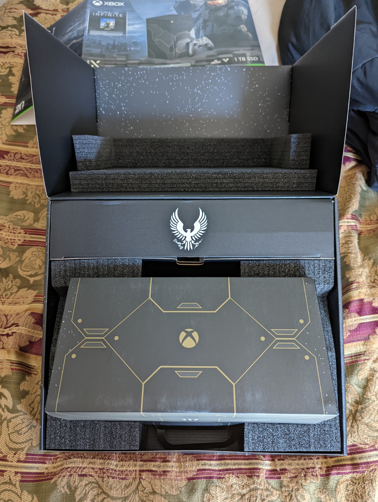 Xbox Series X - Halo Infinite Limited Edition Console Bundle customer photo 2