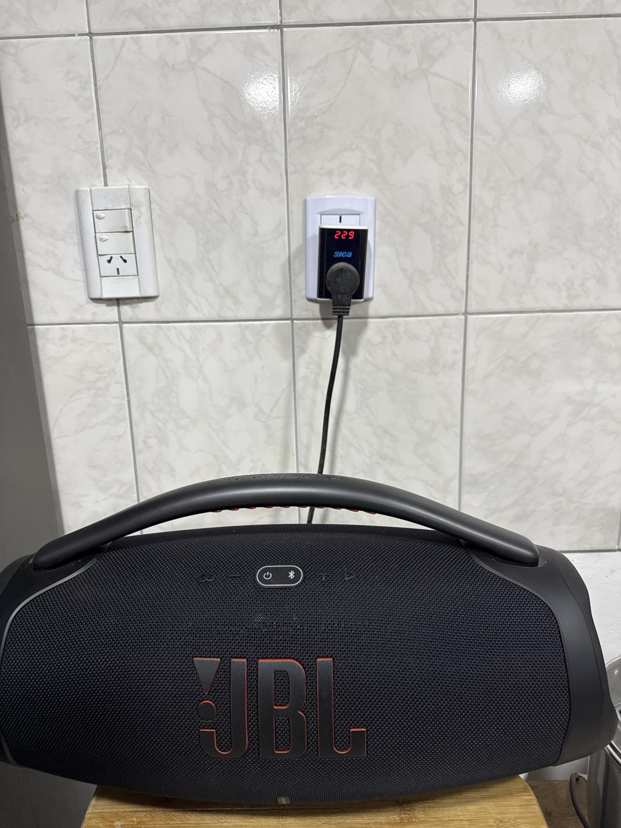 JBL Boombox 3 - Portable Bluetooth Speaker, Massive Sound, Deepest Bass, IPX7 Waterproof, 24H Playtime, PartyBoost customer photo 2