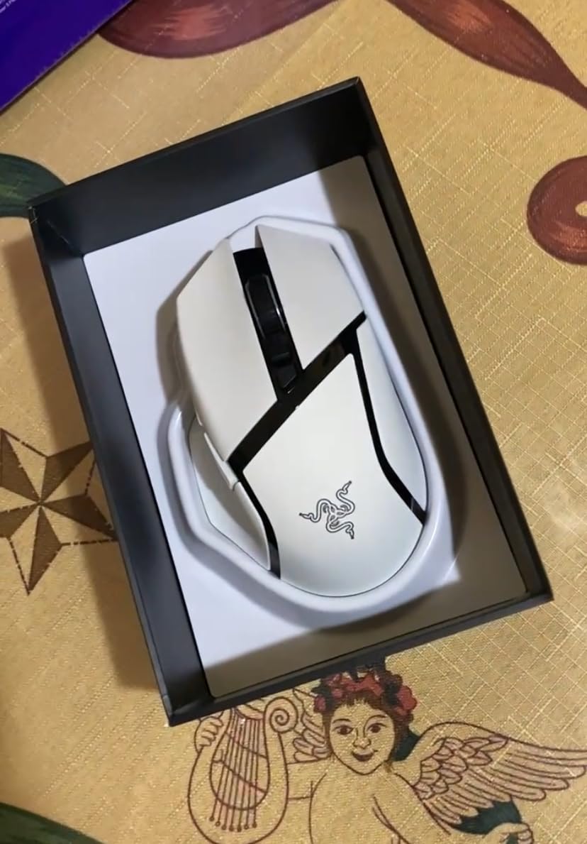 Razer Basilisk V3 Pro Wireless Gaming Mouse customer photo 2