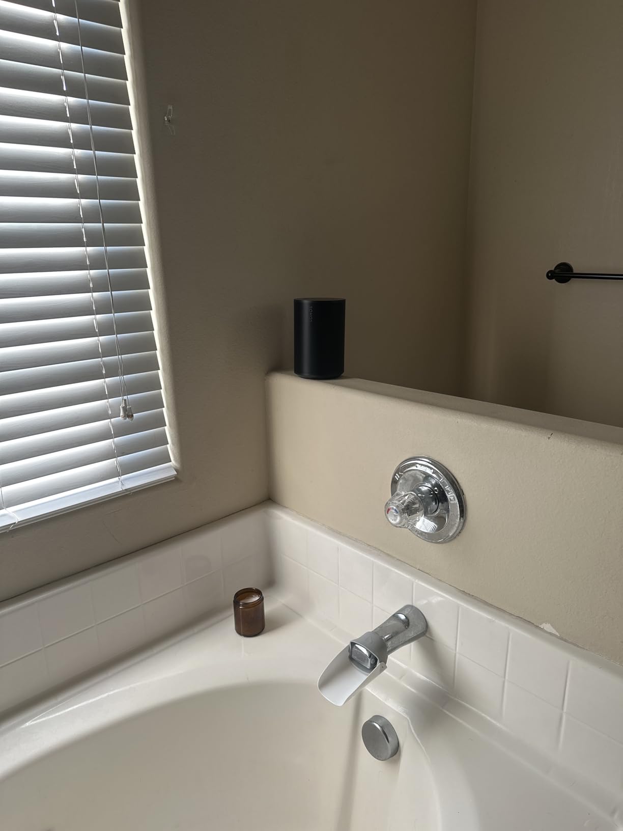 Sonos Era 100 - Black - Wireless, Alexa Enabled Smart Speaker customer photo 1