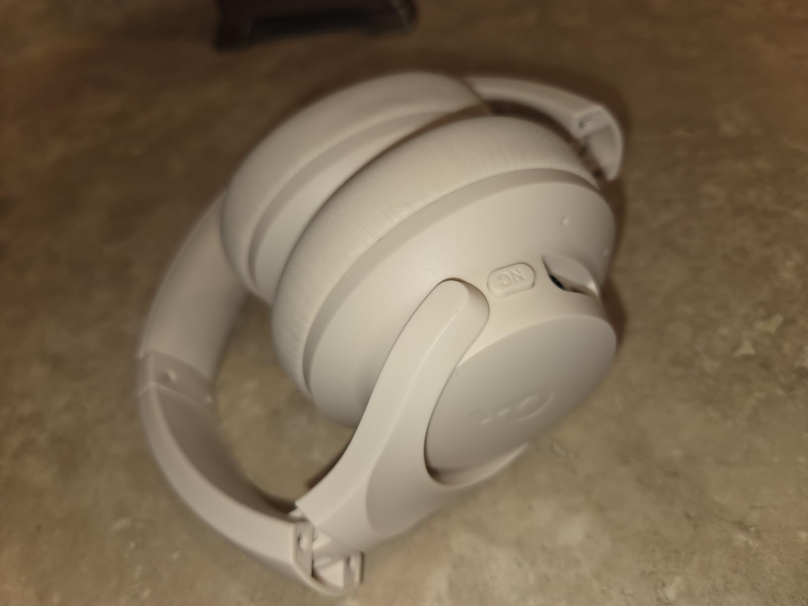 Soundcore by Anker Q20i Hybrid Active Noise Cancelling Headphones, Wireless Over-Ear Bluetooth, 40H Long ANC Playtime, Hi-Res Audio, Big Bass, Customize via an App, Transparency Mode (White) customer photo 1
