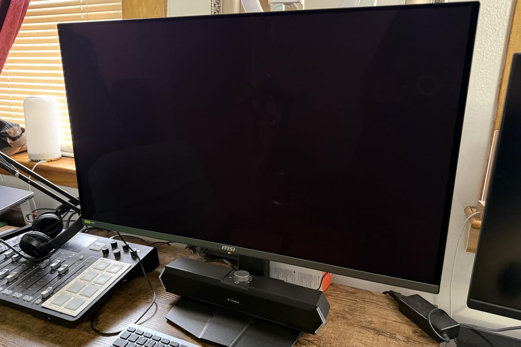 MSI MPG 271QRX QD-OLED 27 OLED Gaming Monitor, 2560 x 1440 (QHD), 0.03ms Response time, 360Hz, True Black HDR 400, HDMI, DP Port, USB Type C, Tilt, Height, Black customer photo 2