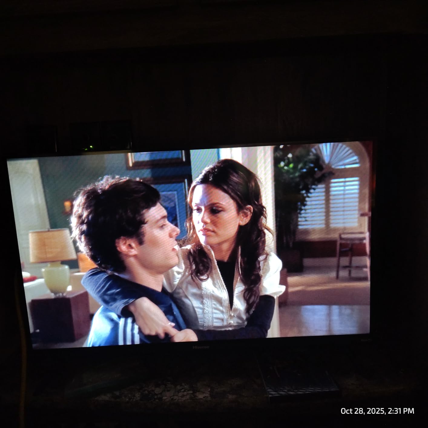 Hisense 32-Inch Class A4 Series HD 720p Smart Roku TV with Alexa Compatibility (32A4HNR) - Dolby Audio, Slim Bezel Design customer photo 1