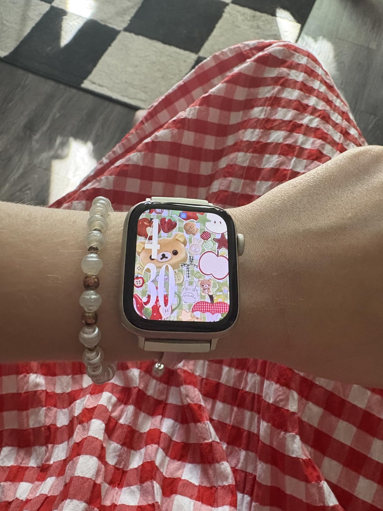 Apple Watch SE (2nd Gen) [GPS 40mm] Smartwatch with Midnight Aluminum Case with Midnight Sport Band S/M customer photo 2