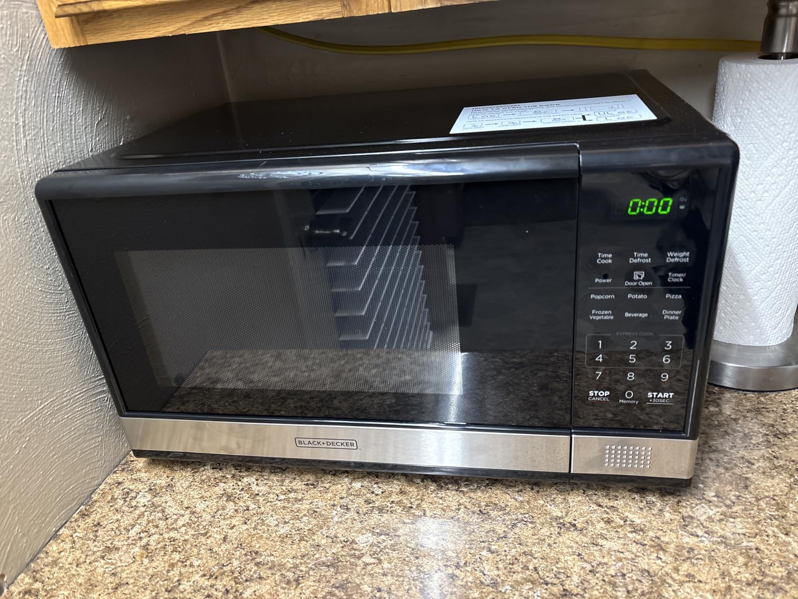 BLACK+DECKER 5-in-1 Microwave Oven with Air Fry, Combi, Bake, Roast, and Convection Cooking, 0.9 cu. ft. Countertop Microwave, Stainless Steel, 900 Watts, Child-Lock, ES9P032NA customer photo 1