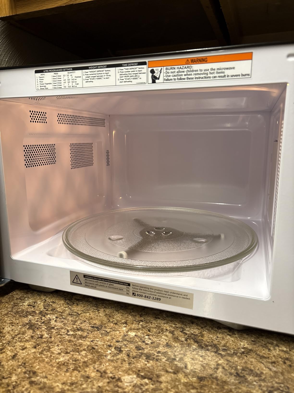 BLACK+DECKER 5-in-1 Microwave Oven with Air Fry, Combi, Bake, Roast, and Convection Cooking, 0.9 cu. ft. Countertop Microwave, Stainless Steel, 900 Watts, Child-Lock, ES9P032NA customer photo 2