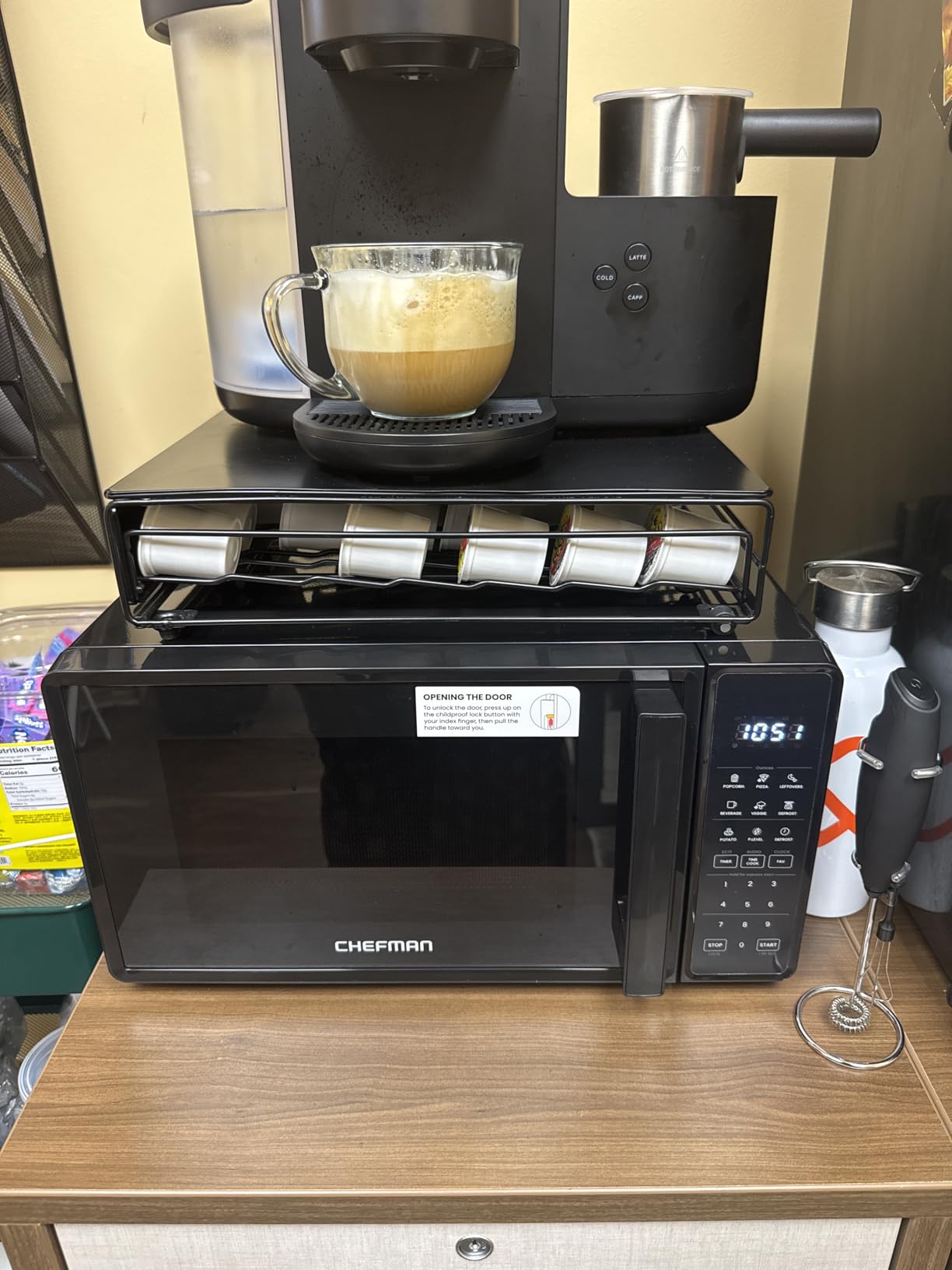 Chefman Countertop Microwave Oven 0.7 Cu. Ft., 700 Watts with 10 Power Levels, 6 Cooking Presets with One-Touch Express Cook, Eco Mode, Child Safety Lock, & Mute Button - Black customer photo 1