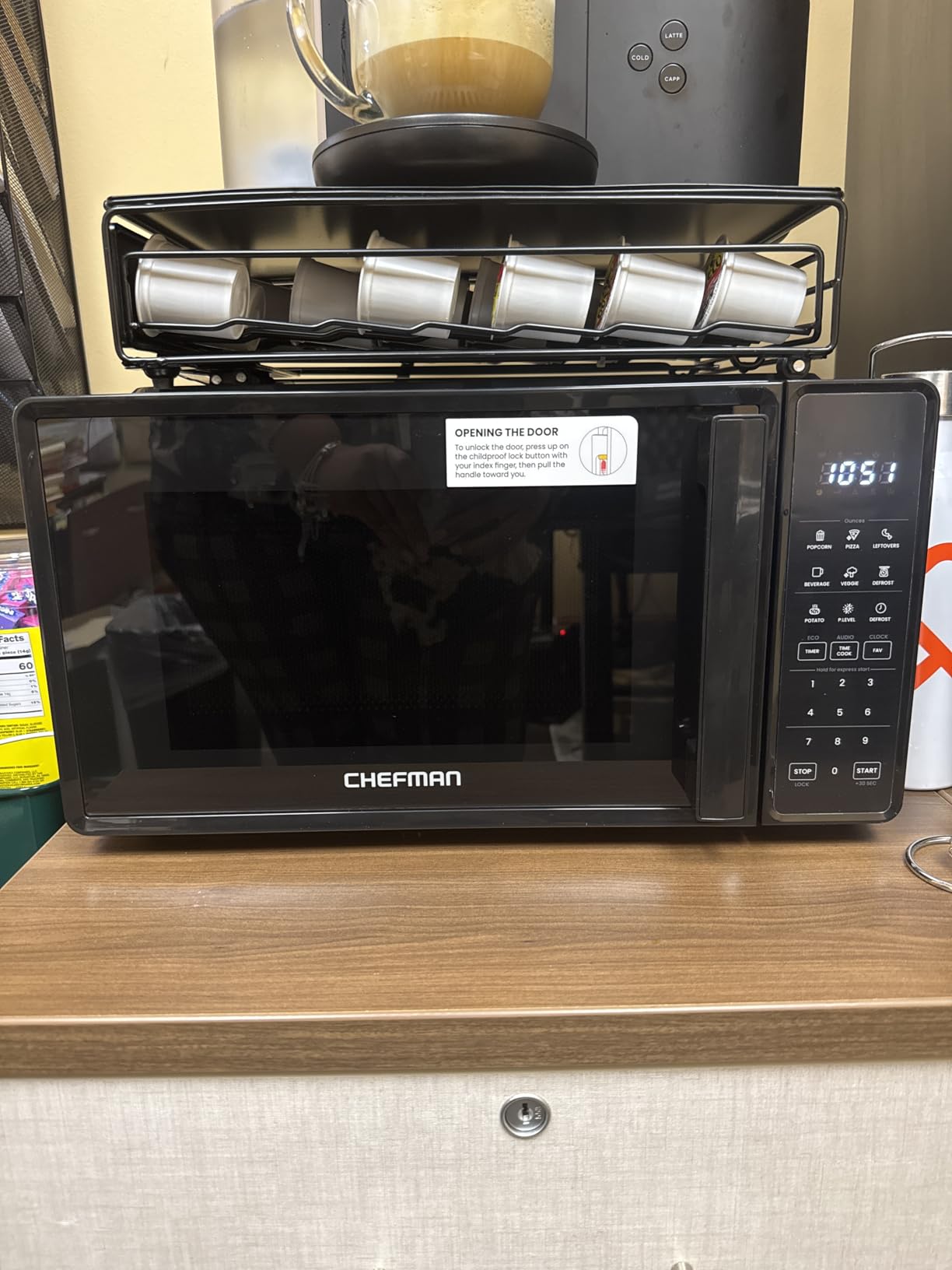 Chefman Countertop Microwave Oven 0.7 Cu. Ft., 700 Watts with 10 Power Levels, 6 Cooking Presets with One-Touch Express Cook, Eco Mode, Child Safety Lock, & Mute Button - Black customer photo 2