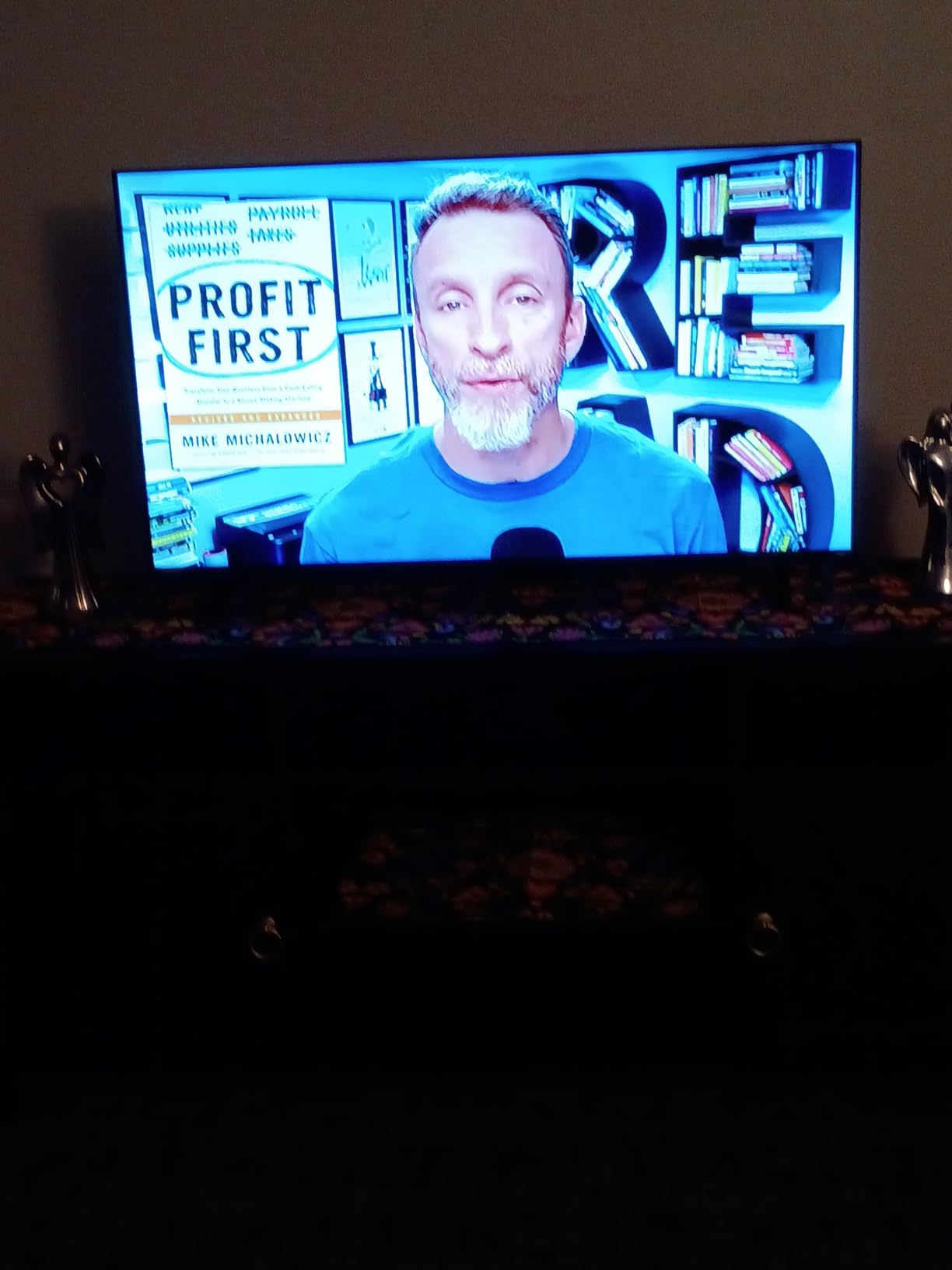 Hisense 40-Inch Class A4 Series FHD 1080p Smart Fire TV (40A4NF, 2025 Model) - DTS Virtual: X, Slim Bezel Design, Alexa Built in, Streaming TV, Black customer photo 1