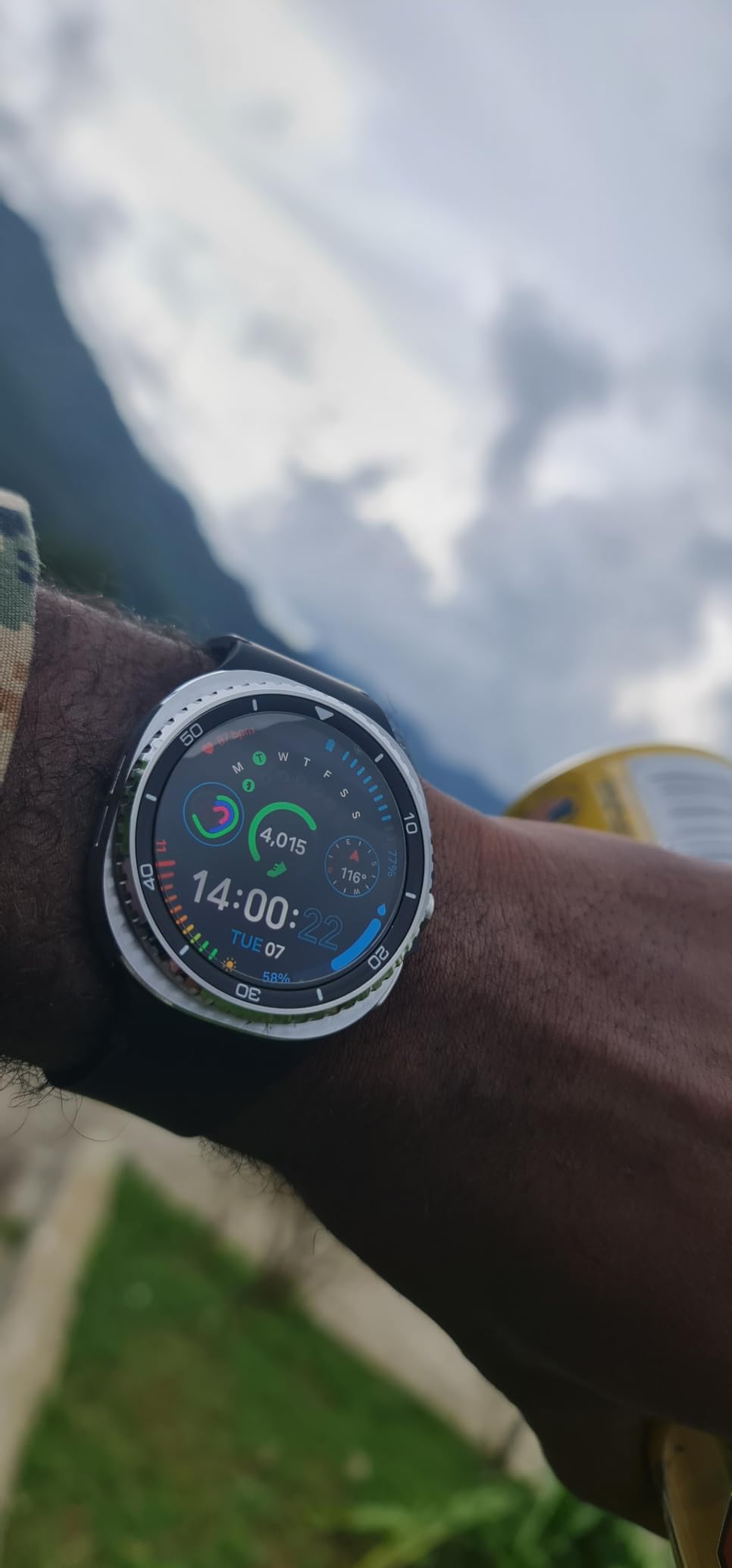 Galaxy Watch 8 (2025) 40mm Bluetooth Smartwatch, Cushion Design, Fitness Tracker, Sleep Coaching, Running Coach, Energy Score, Heart Rate Tracking, Graphite [US Version, 2 Yr Warranty] customer photo 2